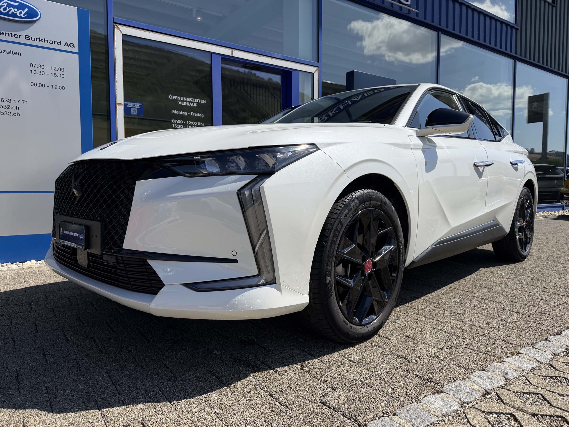 DS AUTOMOBILES DS4 1.6 E-Tense Performance Line-showroom-element-1