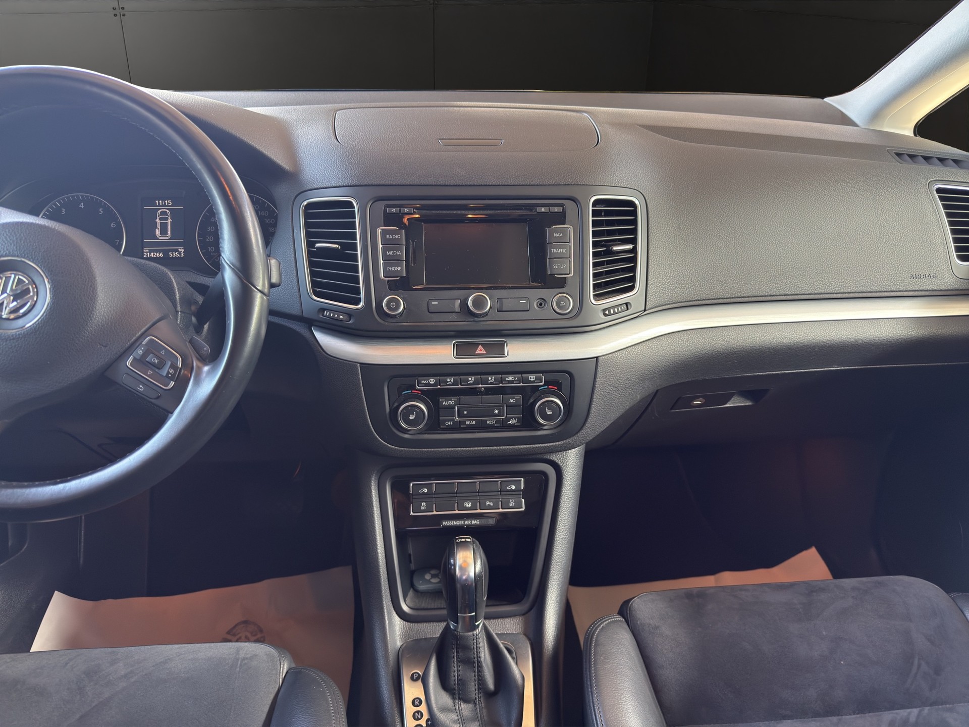 VW Sharan 2.0 TSI Highline DSG 7Plätzer-image-15