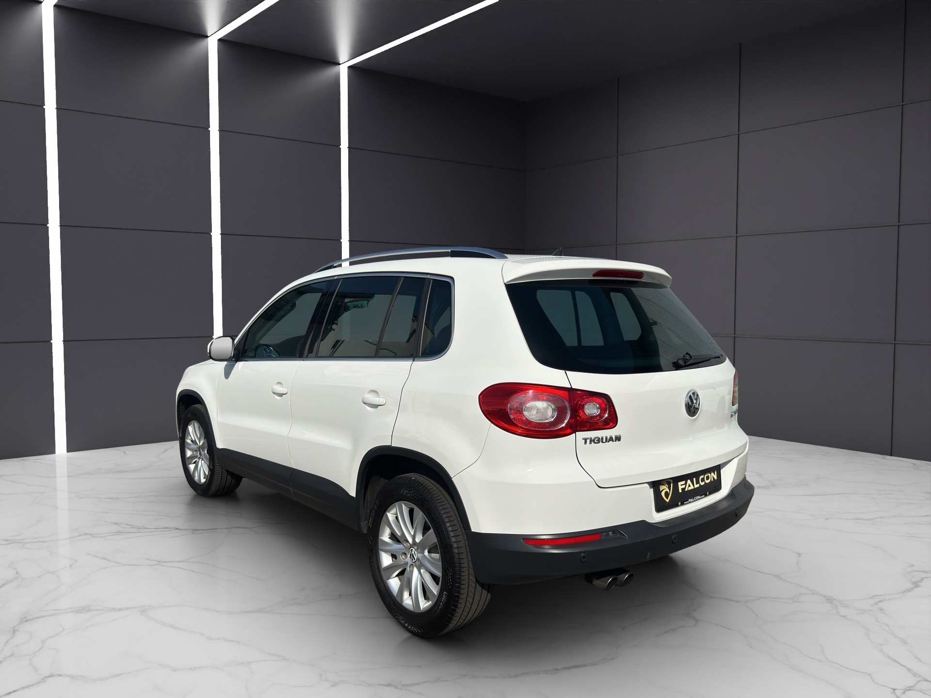 VW Tiguan 2.0 TSI Sport&Style Tiptronic-showroom-element-3