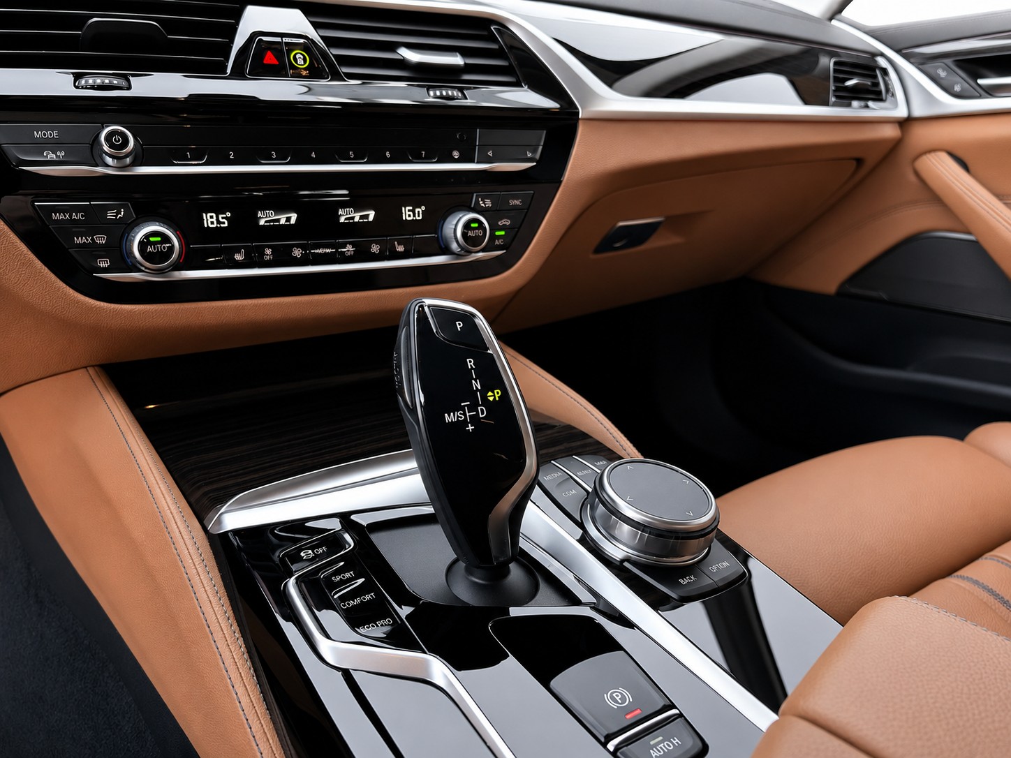 BMW 530d xDrive Touring * Luxury Line * CH FAHRZEUG *-image-17