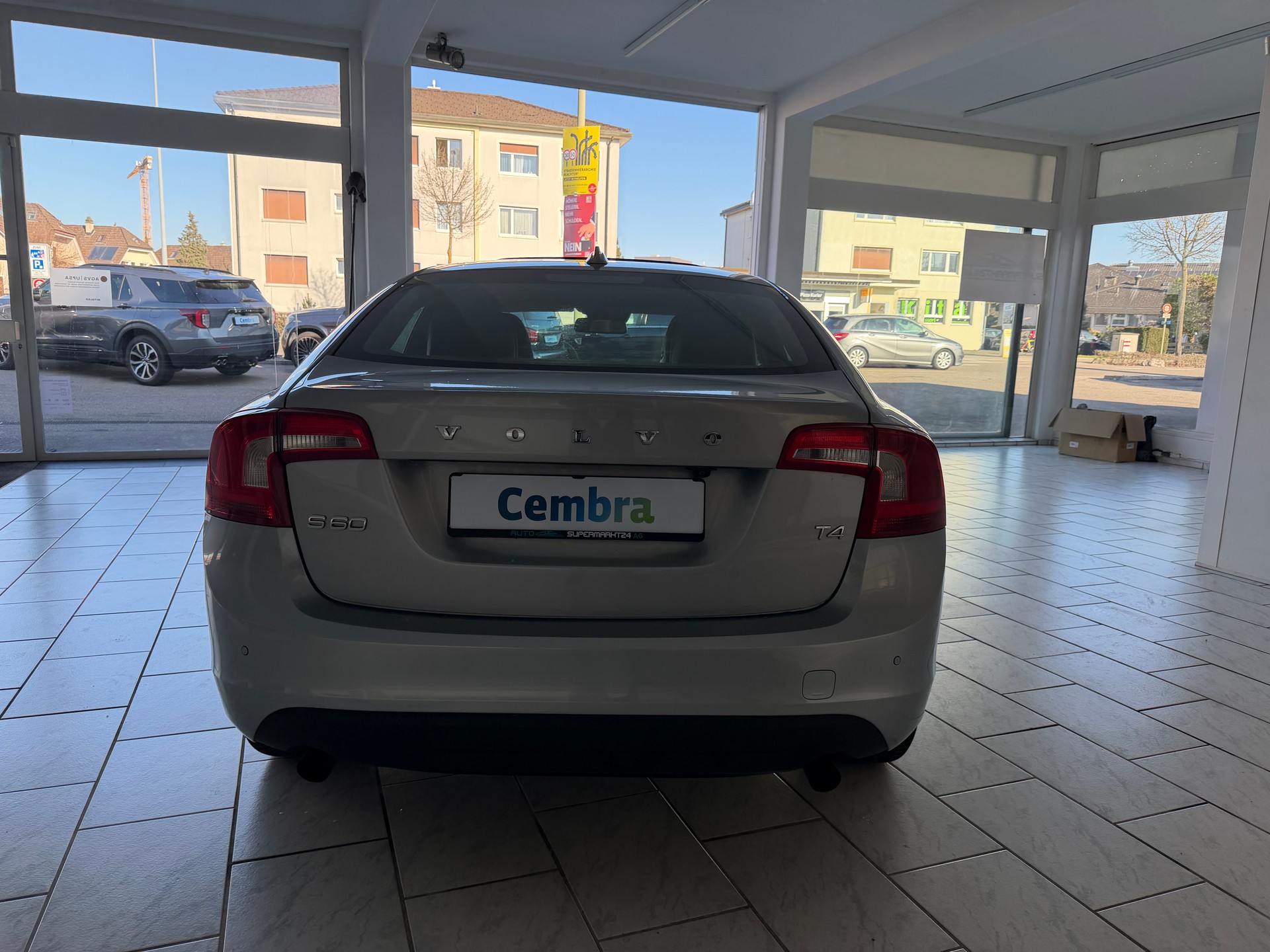 VOLVO S60 T4 Summum Powershift-image-4
