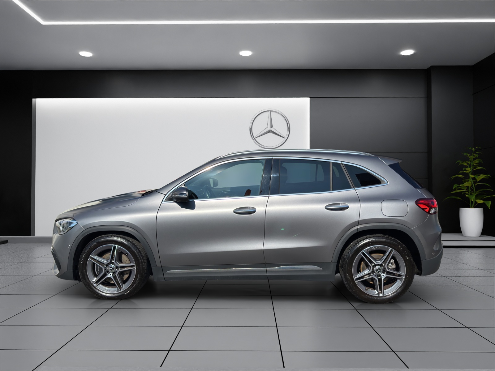 MERCEDES-BENZ GLA 250 4Matic AMG Line 8G-DCT-showroom-element-2