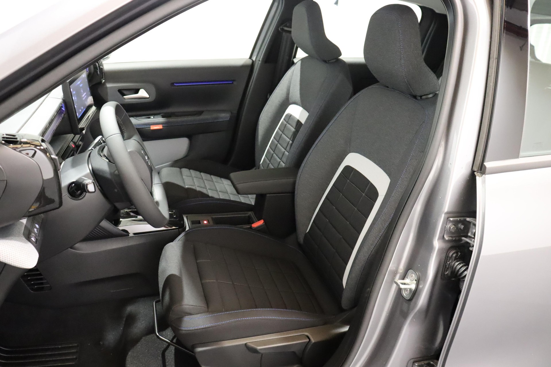CITROEN e-C3 Plus-showroom-element-3