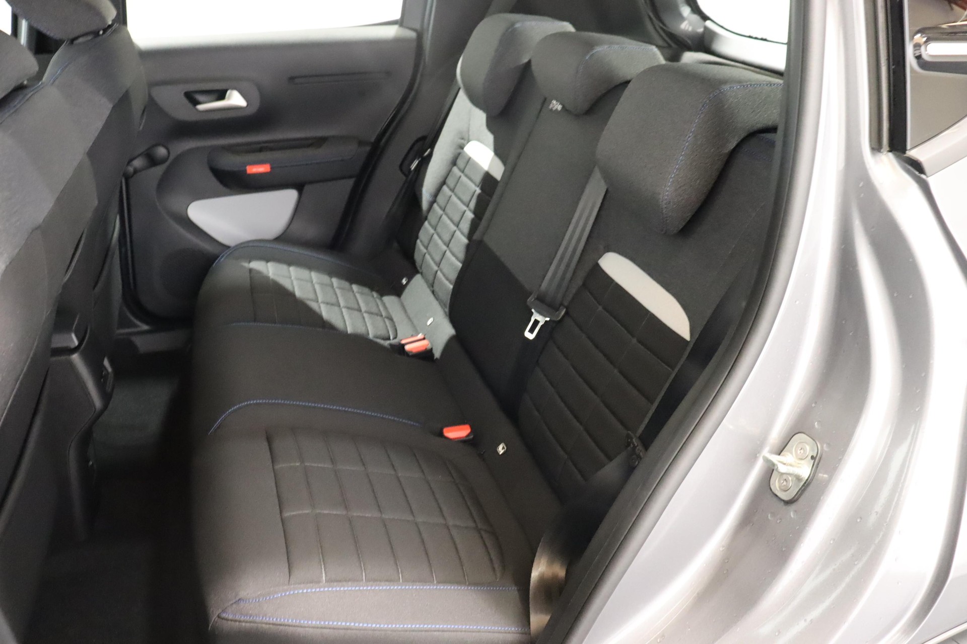 CITROEN e-C3 Plus-image-4
