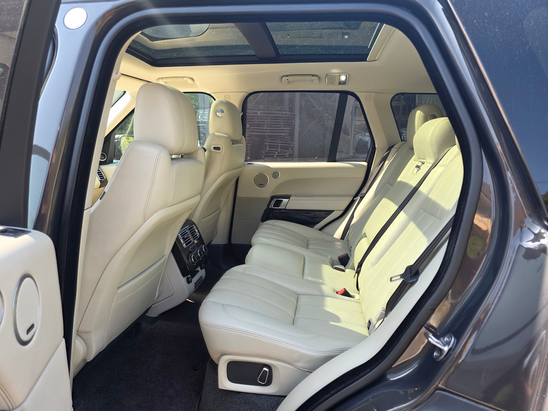 LAND ROVER Range Rover 4.4 SDV8 Vogue Automatic-image-8