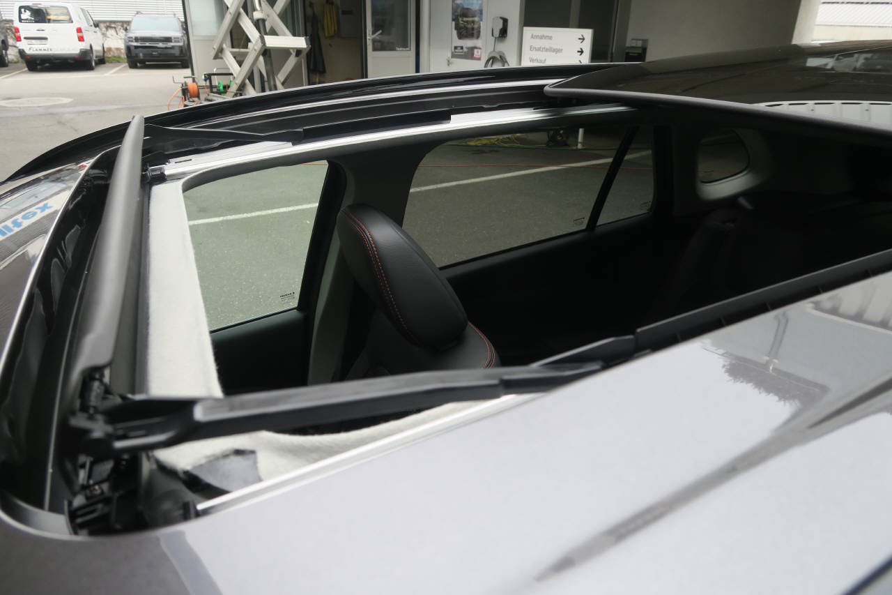 SUZUKI S-Cross 1.4 T Black Edition Top Hybrid 4x4-image-7