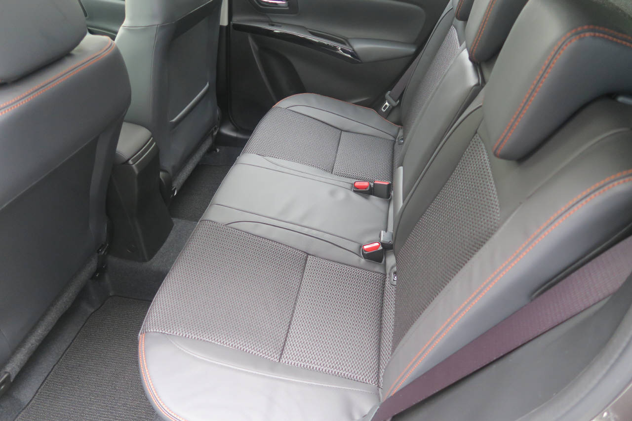 SUZUKI S-Cross 1.4 T Black Edition Top Hybrid 4x4-image-14