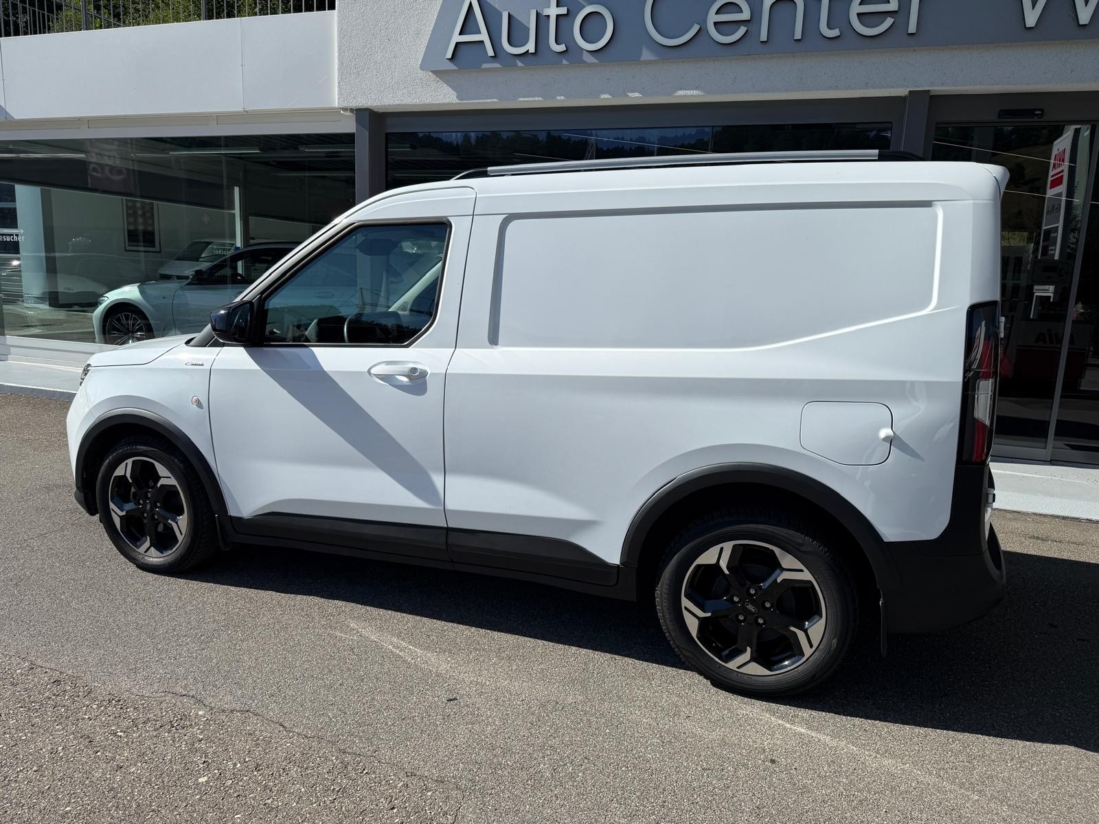 FORD Transit Courier Van 1.5 EcoBlue Active-showroom-element-3