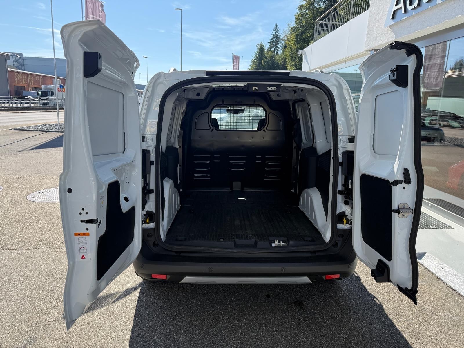 FORD Transit Courier Van 1.5 EcoBlue Active-image-20