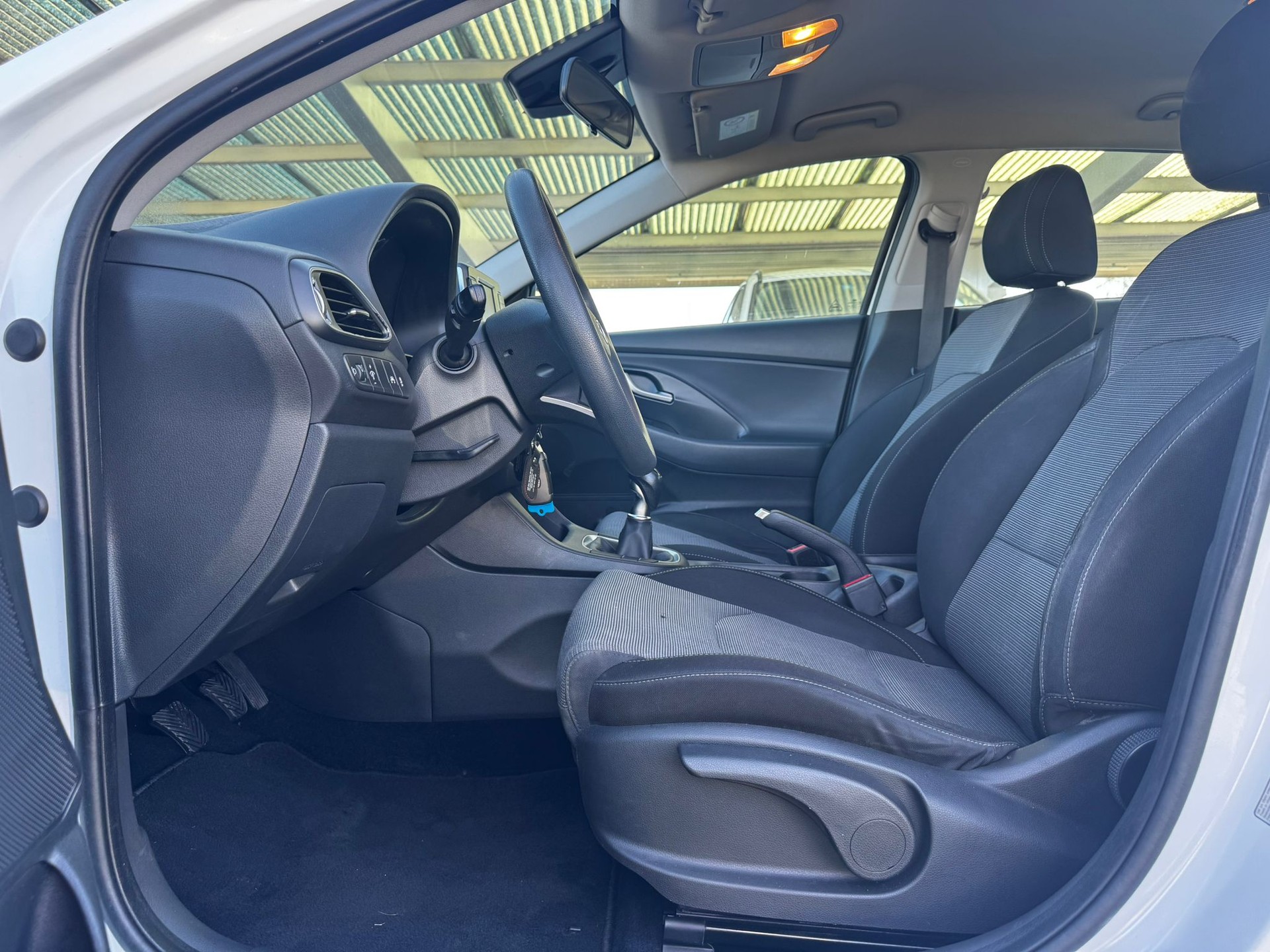 HYUNDAI i30 1.4 Origo-image-10