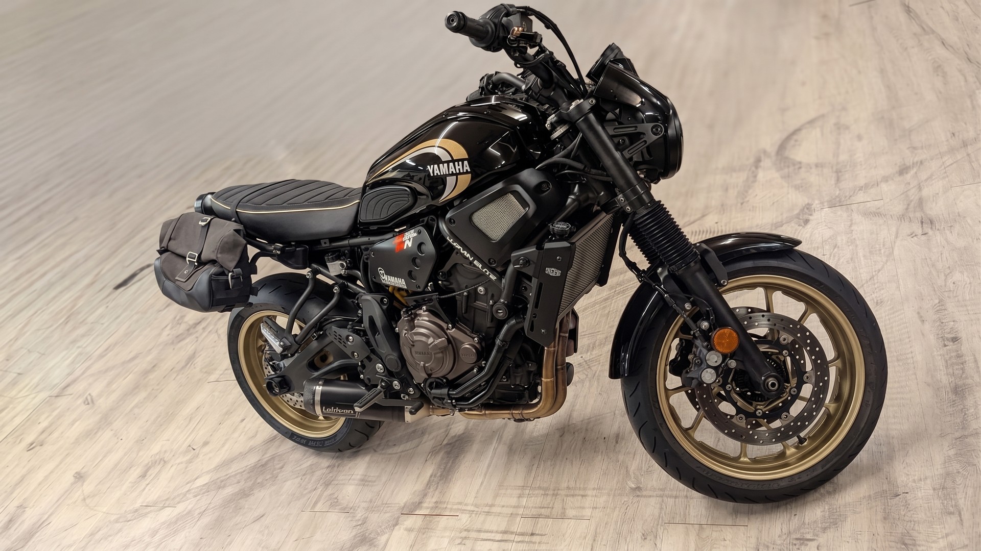 YAMAHA XSR 700-image-0