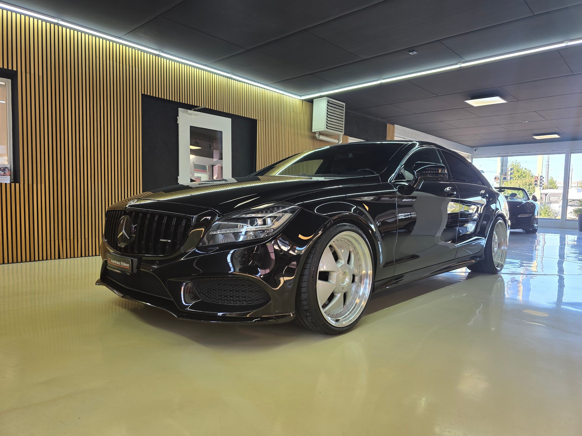 MERCEDES-BENZ CLS 350 AMG 9G-Tronic-showroom-element-2