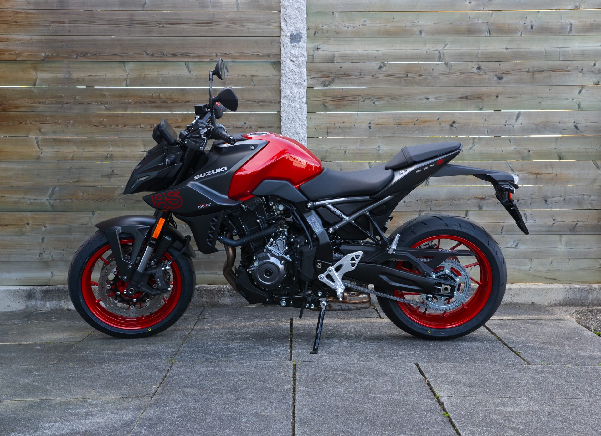 SUZUKI GSX-8S-image-4