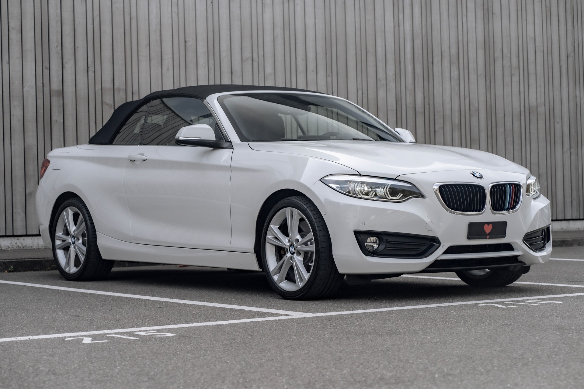 BMW 230i Steptronic * FRISCH AB MFK * TRAUMHAFTER ZUSTAND * TOP GEPFLEGTES FAHRZEUG *-showroom-element-3