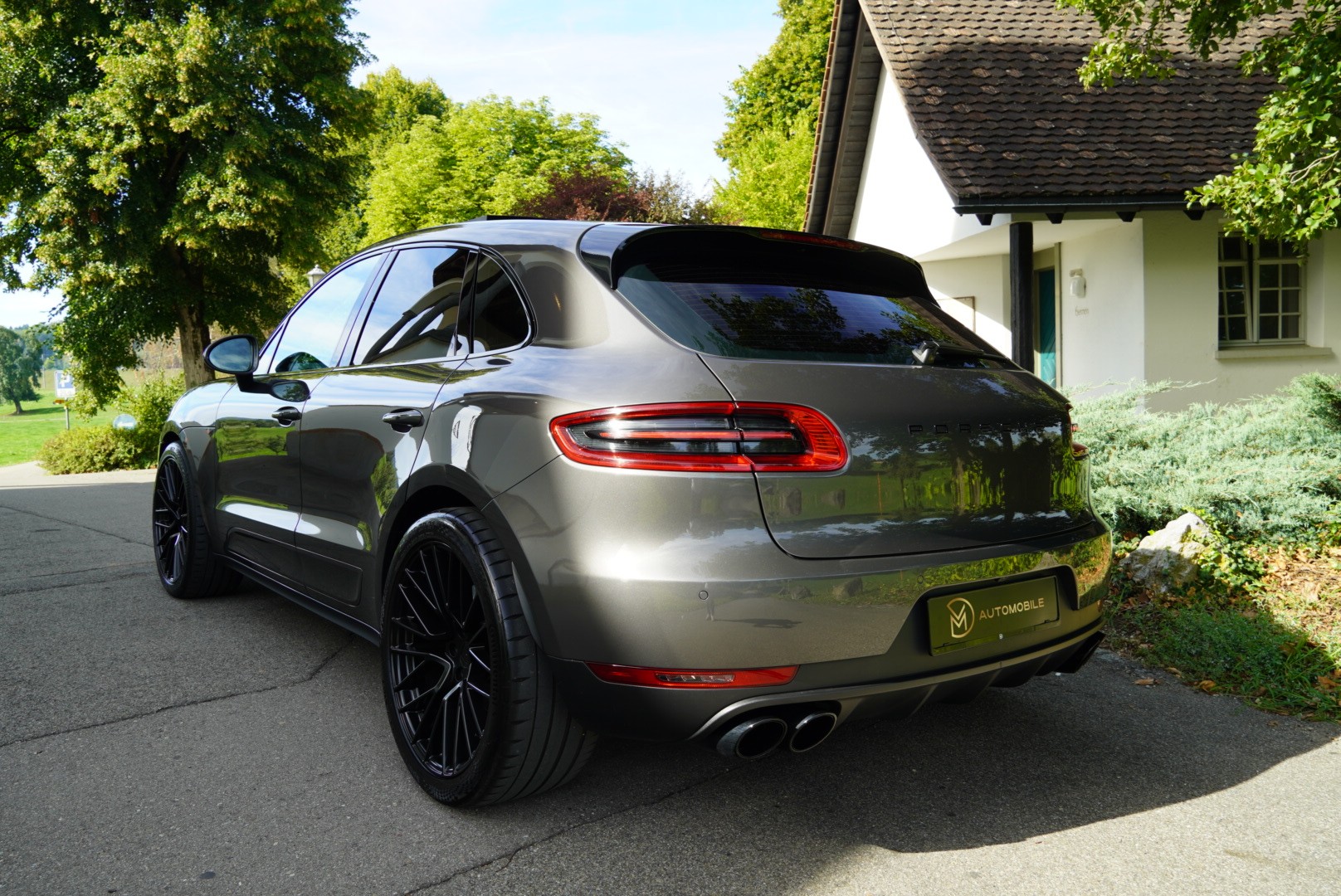 PORSCHE Macan S Diesel PDK-showroom-element-2