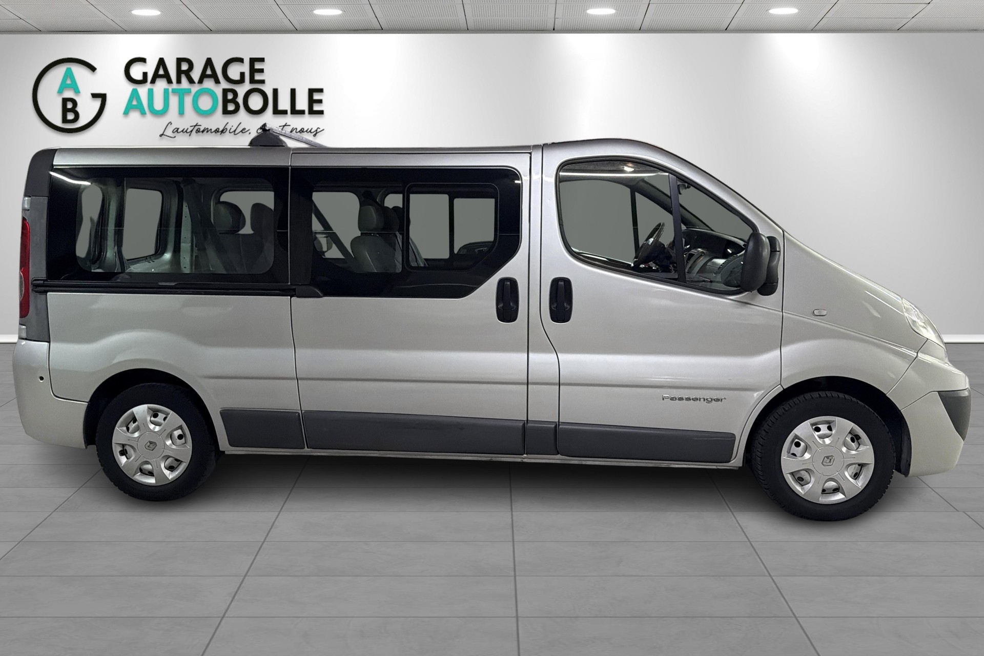 RENAULT Trafic 2.0 dCi 115 2.9t L2H1 Authentique-showroom-element-2