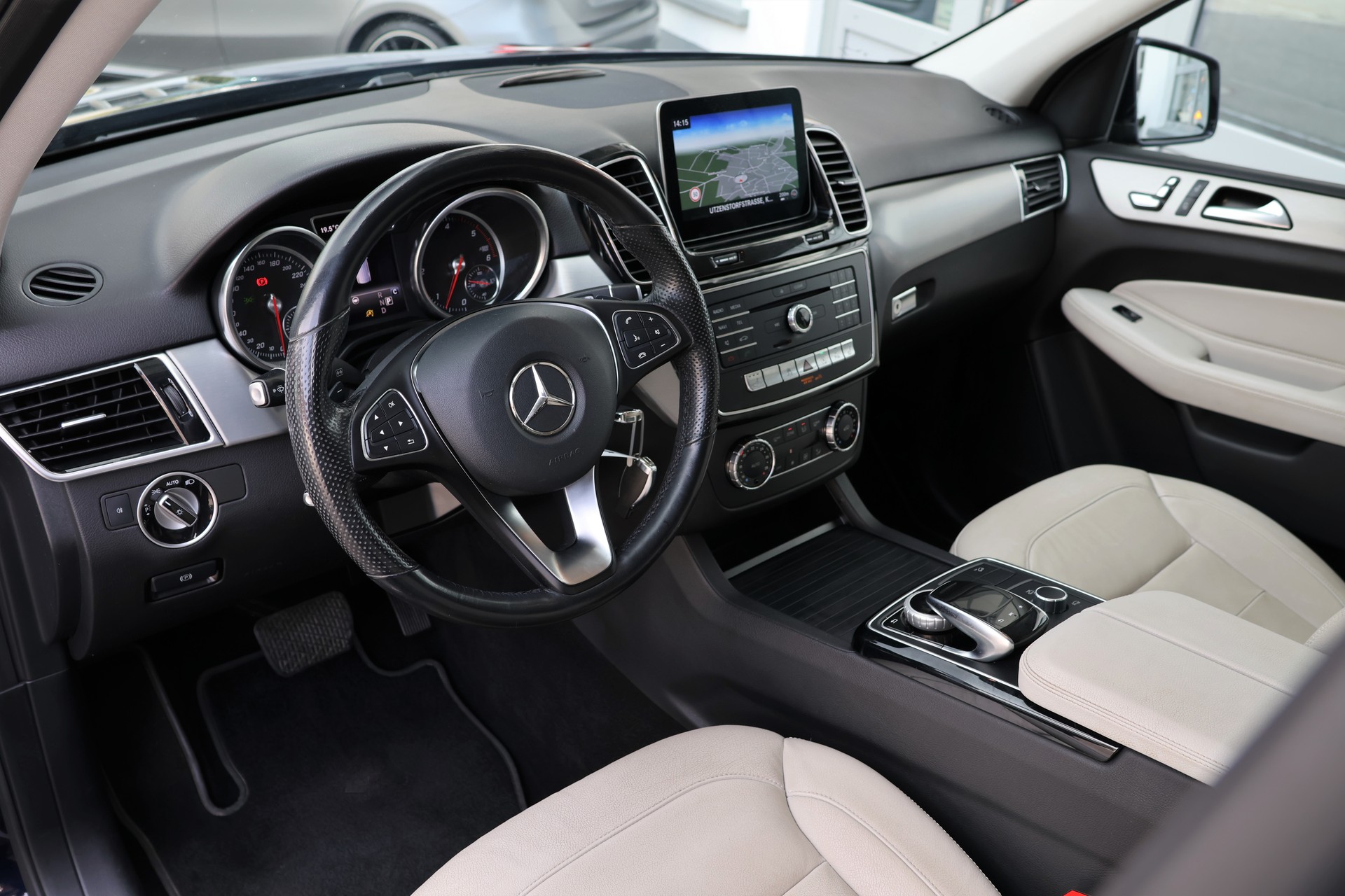 MERCEDES-BENZ GLE 350 d Executive 4Matic 9G-Tronic (CH) + 3.5T AHK-image-10