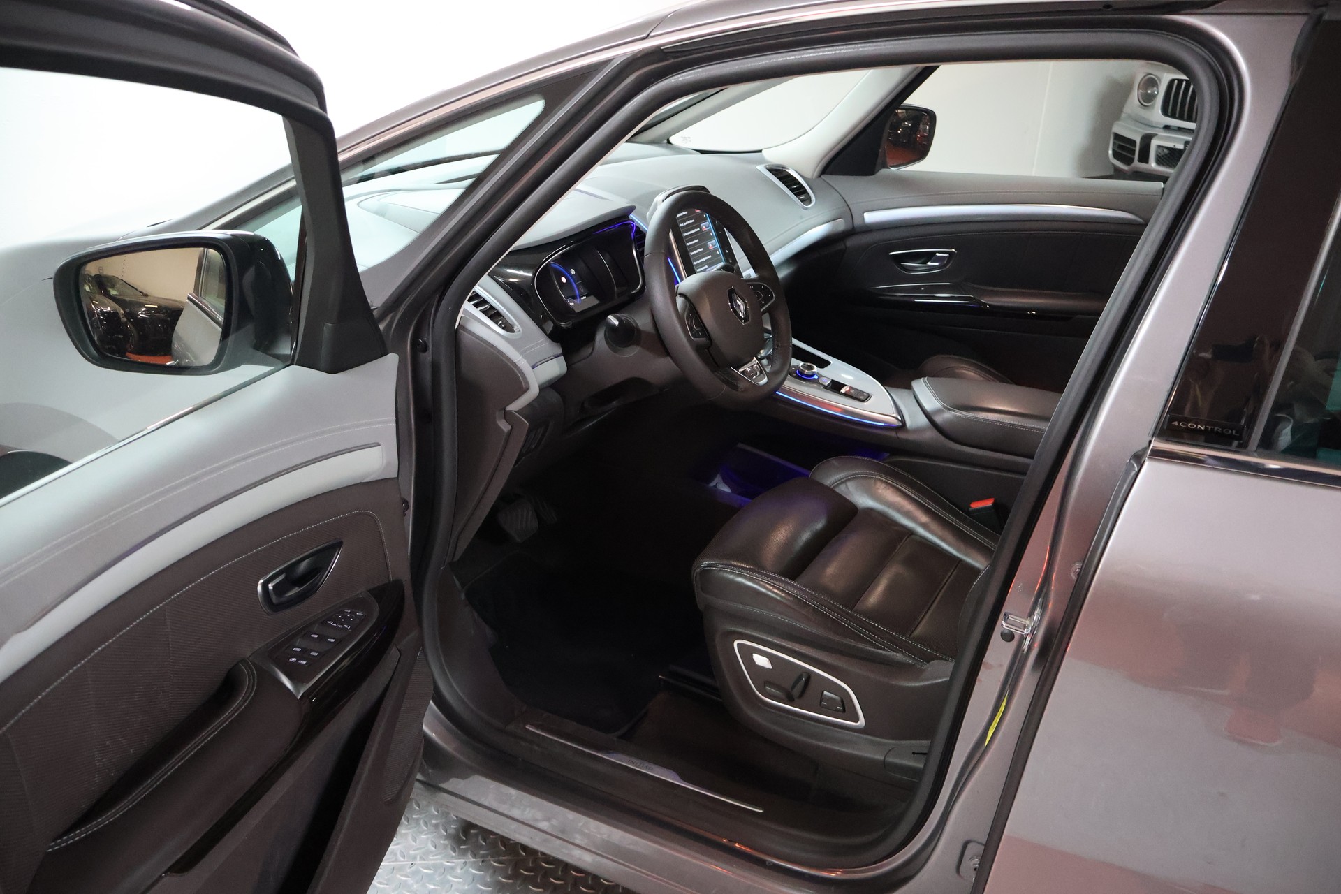 RENAULT Espace 1.6 TCe Initiale EDC-image-5