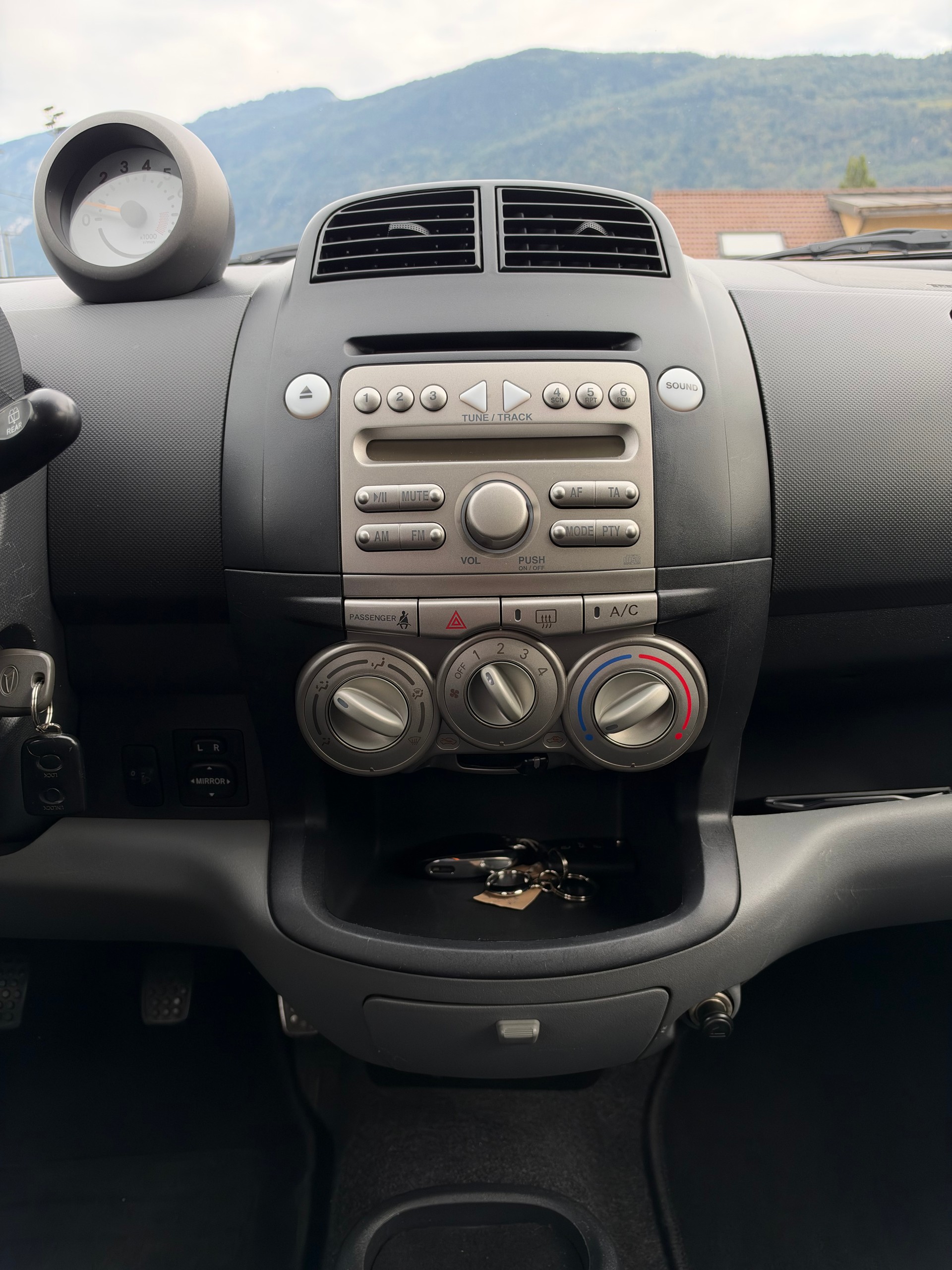 DAIHATSU Sirion 1.3 eco-4WD-image-13