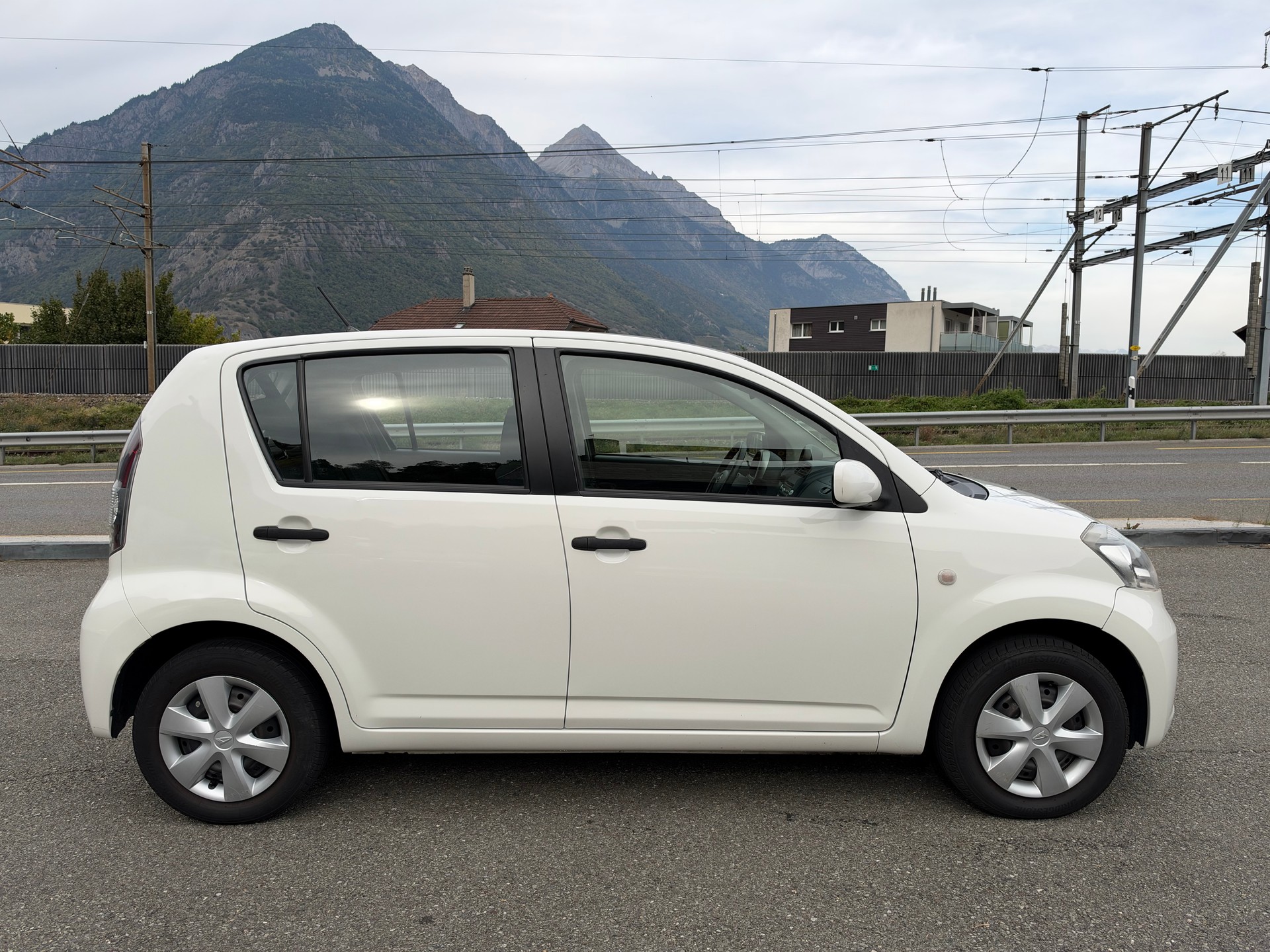 DAIHATSU Sirion 1.3 eco-4WD-image-5