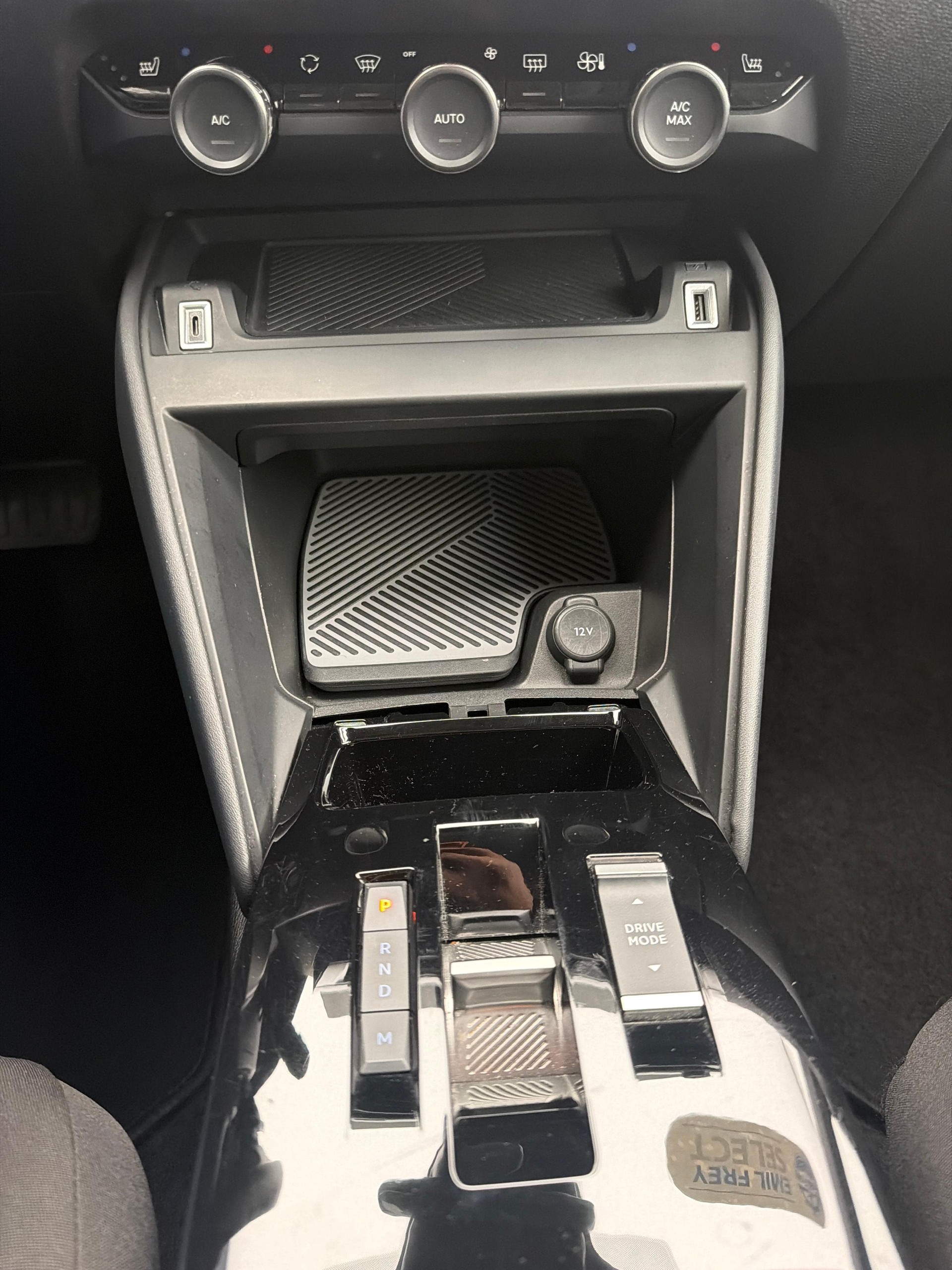 CITROEN Citroën C4 1.2 PureTech Swiss Edition-image-17
