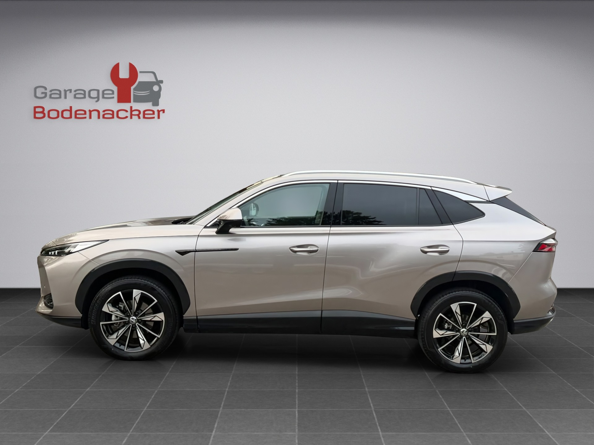 MG HS 1.5 T Luxury Automat * 170PS * 8fach *-showroom-element-2