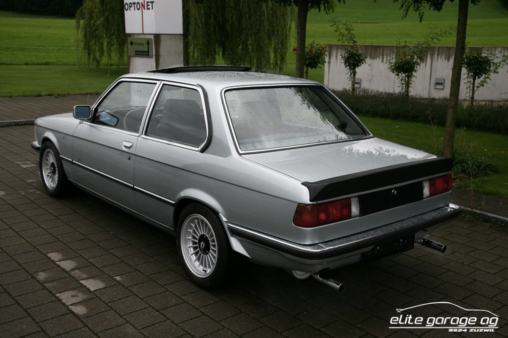 BMW 323 i-image-5