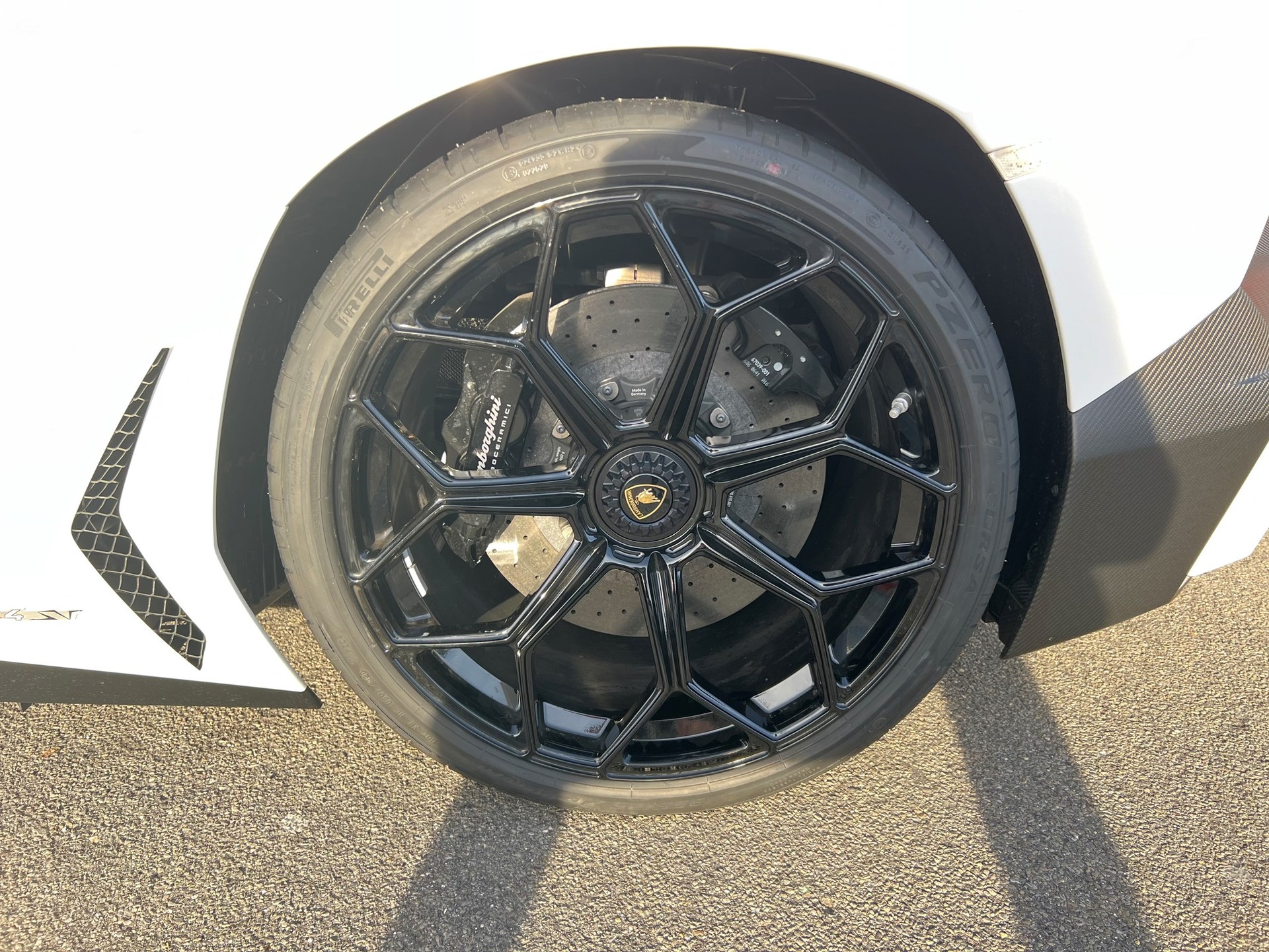LAMBORGHINI Aventador LP750-4 Superveloce Roadster E-Gear-image-18