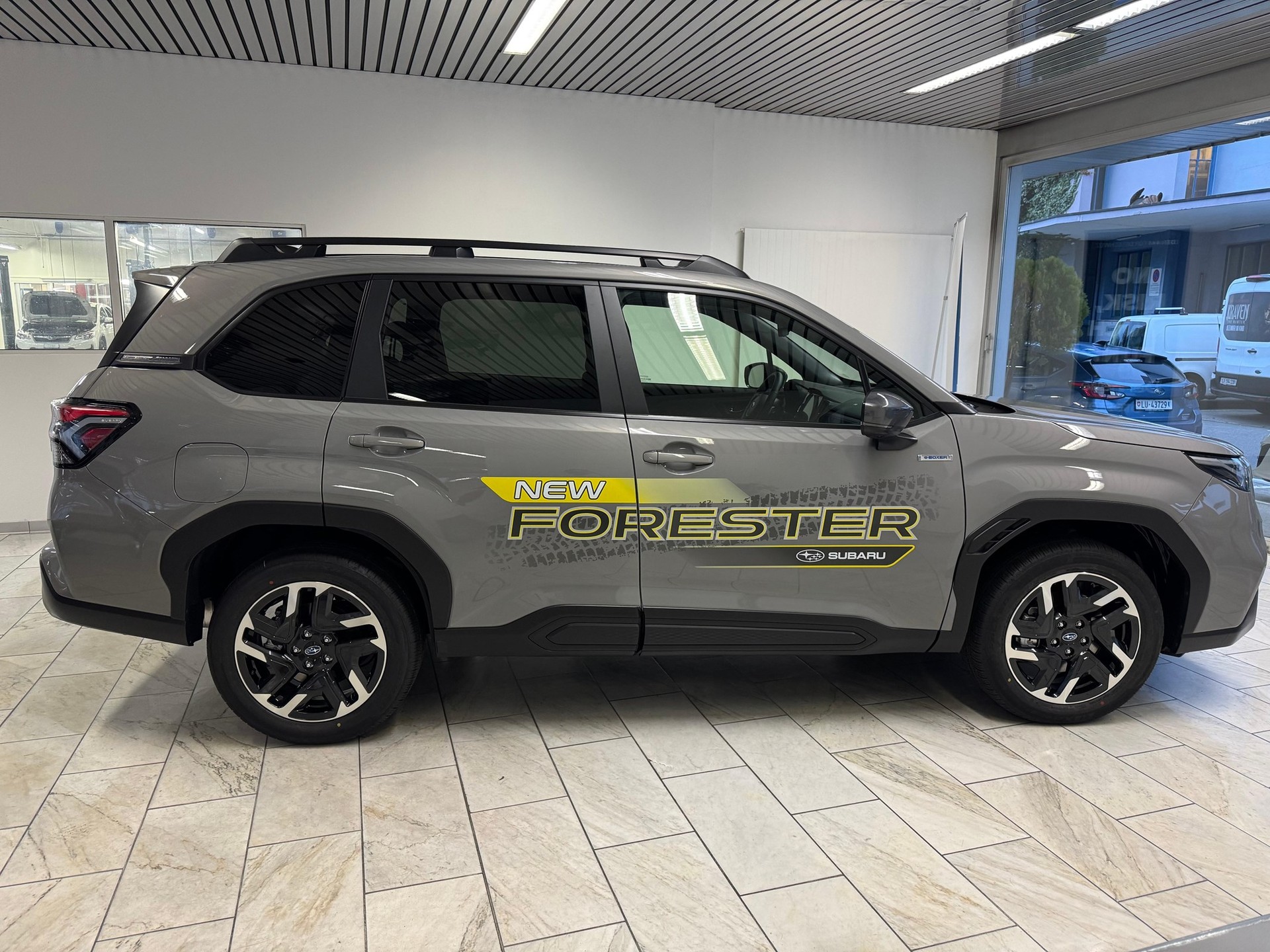 SUBARU Forester 2.0i e-Boxer Swiss Plus Lineartronic-showroom-element-2