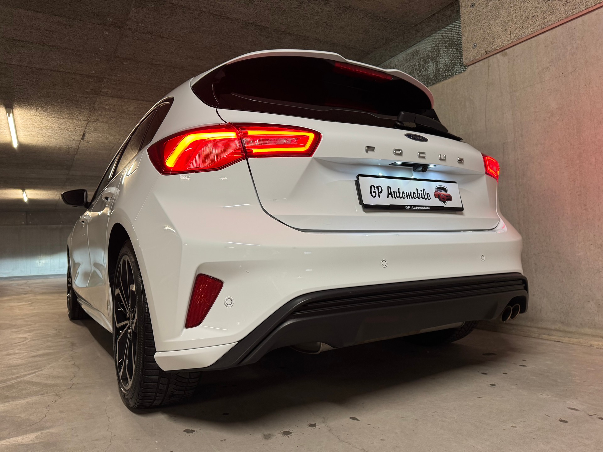 FORD Focus 1.5 SCTi ST Line X Automatic-image-15