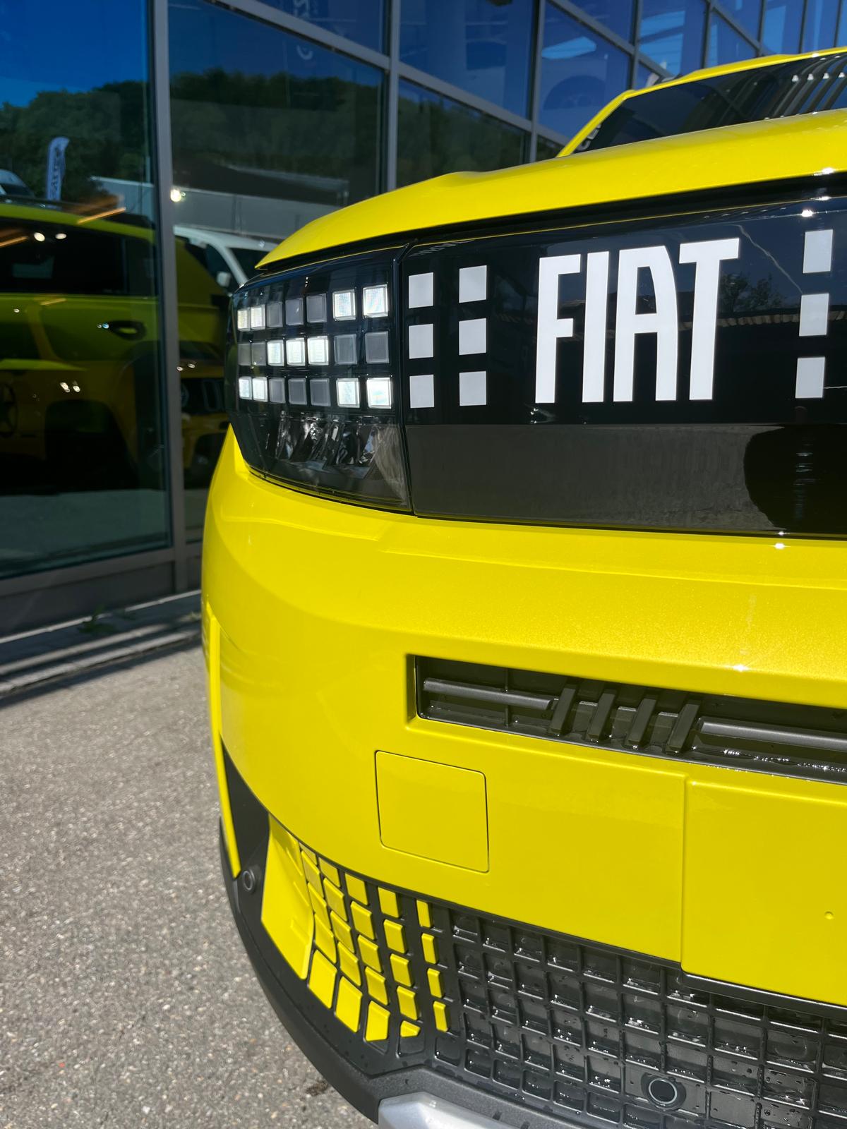 FIAT Grande Panda Elektro La Prima-image-4