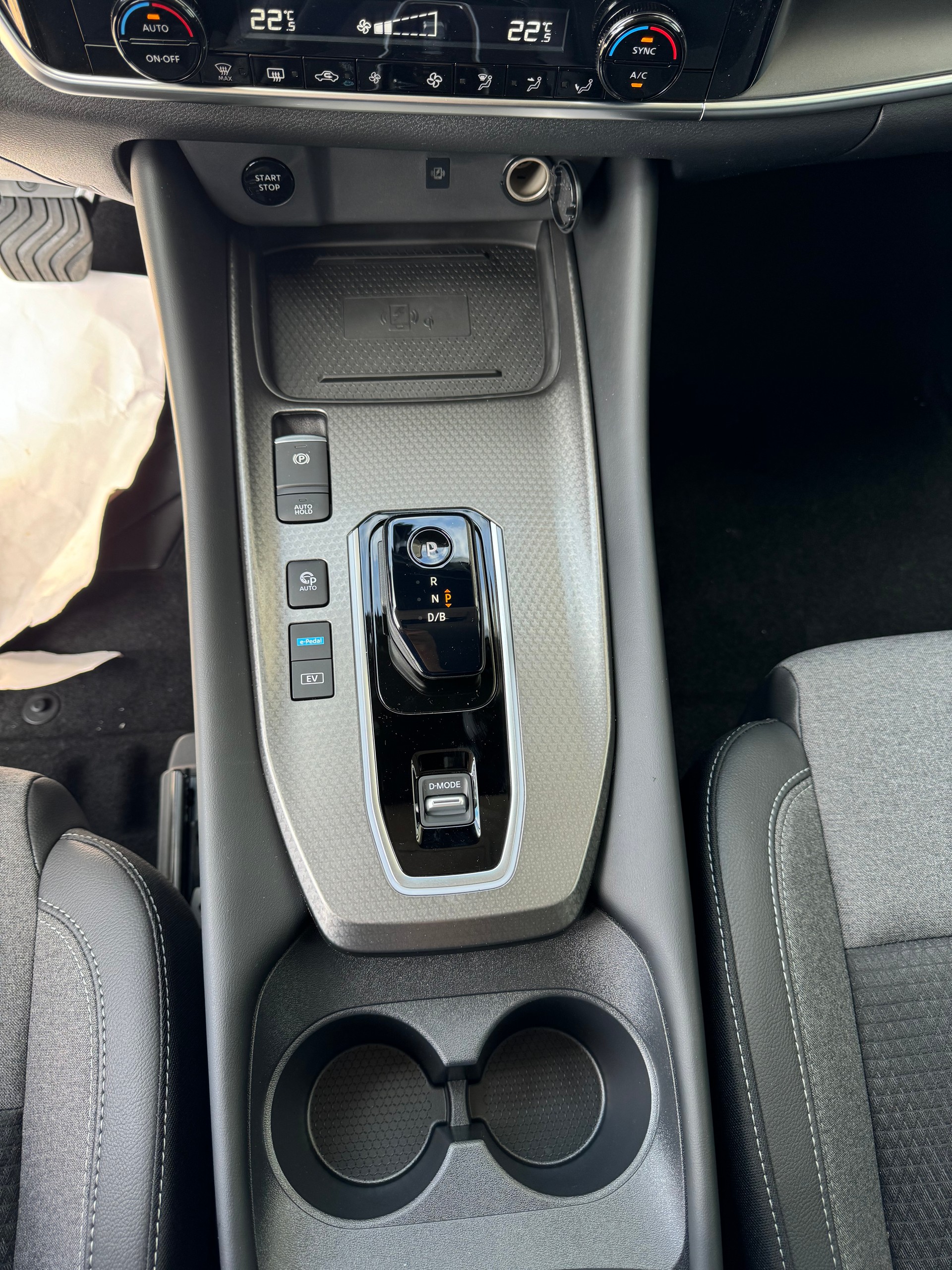NISSAN Qashqai 1.5 VC-T e-Power N-Connecta-image-6