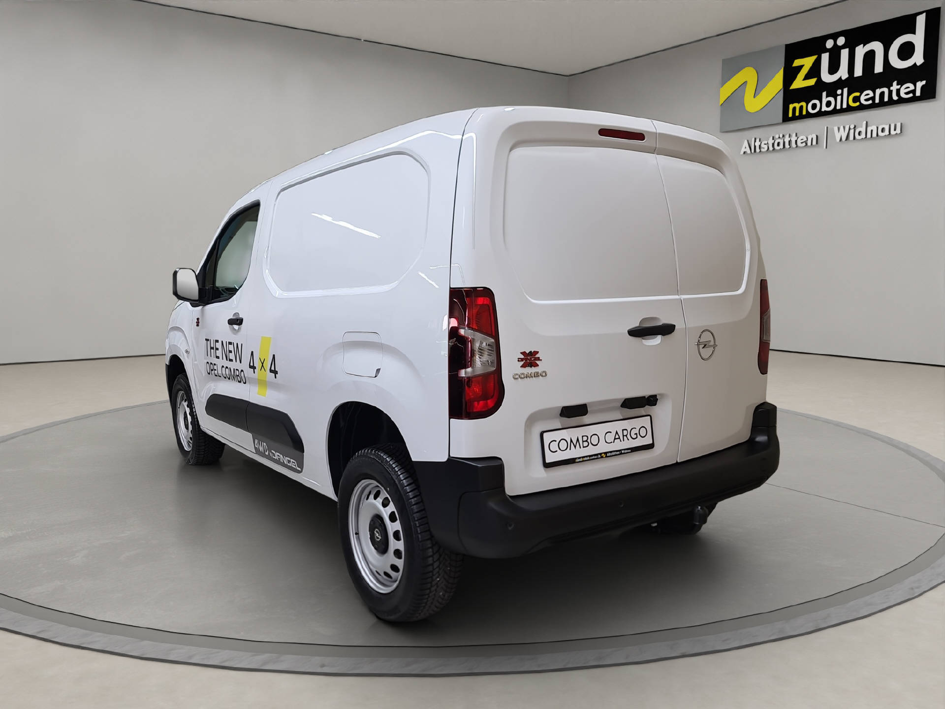 OPEL Combo Cargo 2.4 t 1.5 D S/S 4x4 Automat-image-2