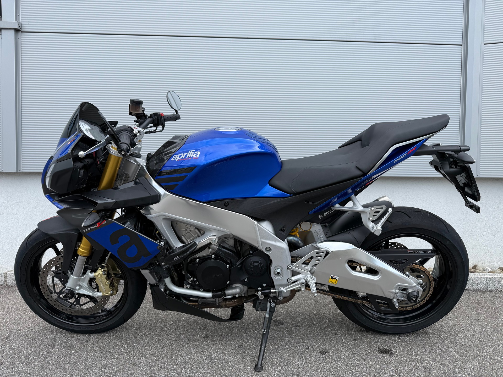 APRILIA Tuono V4 1100 Factory-image-7