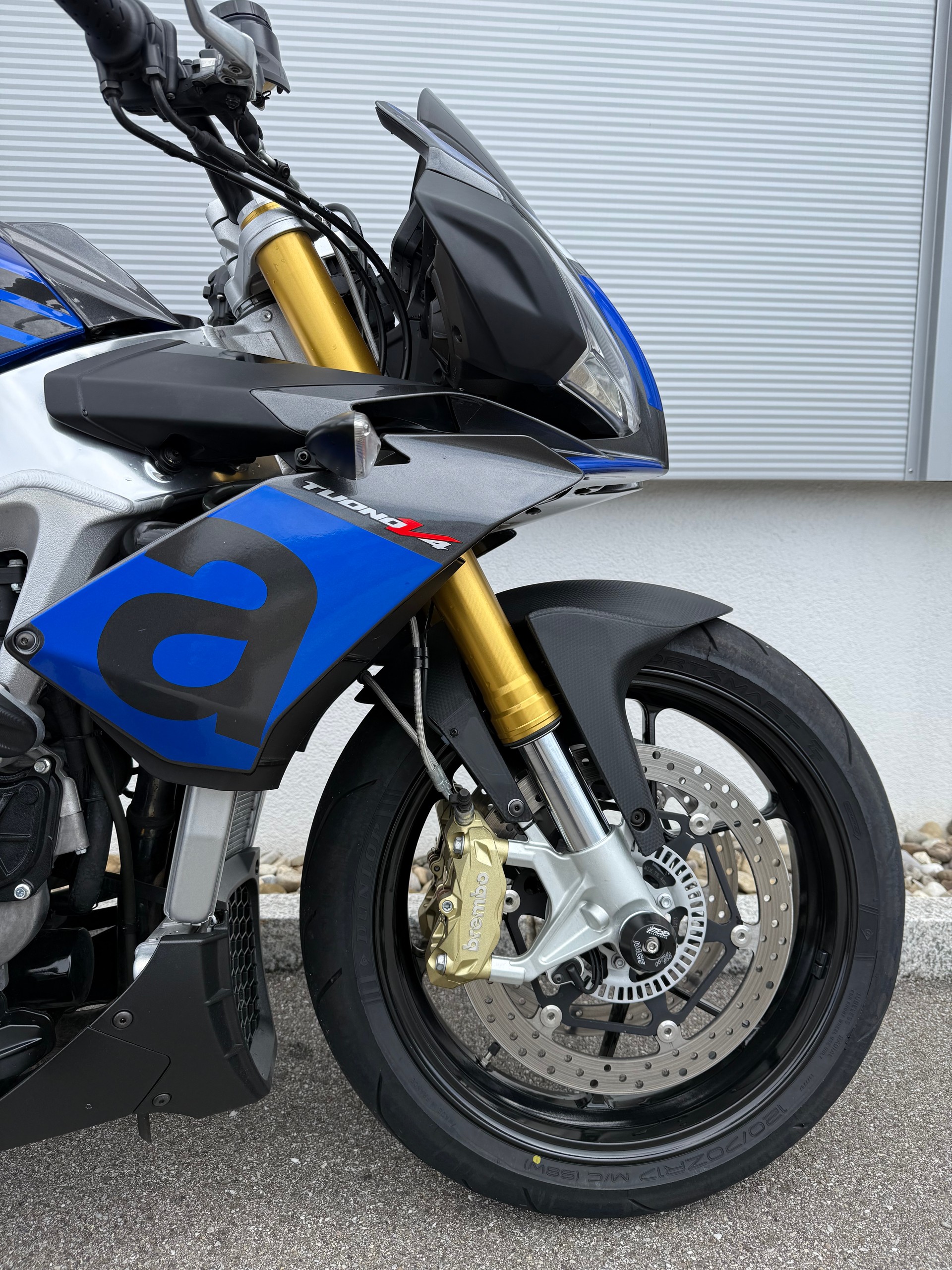 APRILIA Tuono V4 1100 Factory-image-4