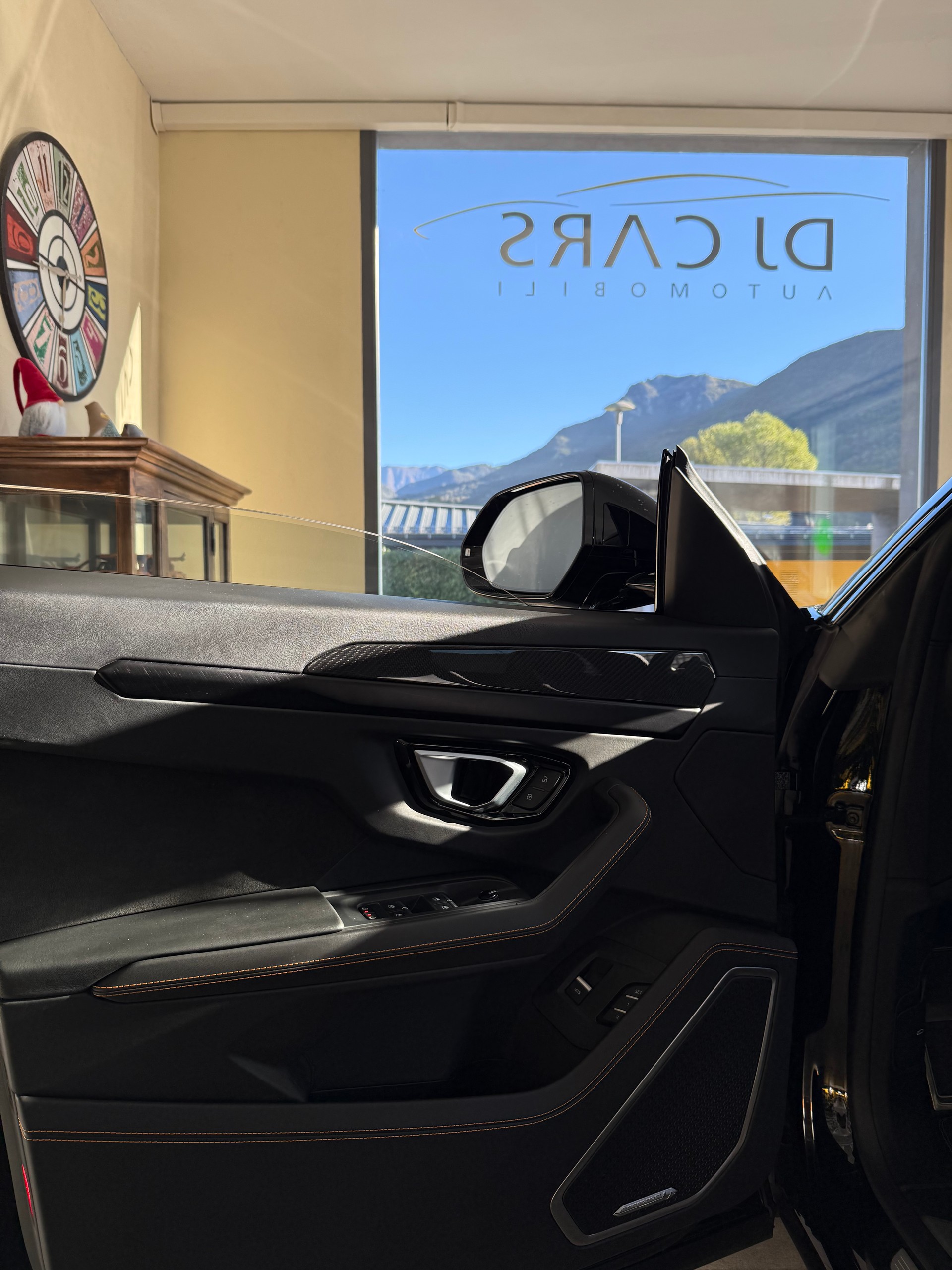 LAMBORGHINI Urus E-Gear-image-12