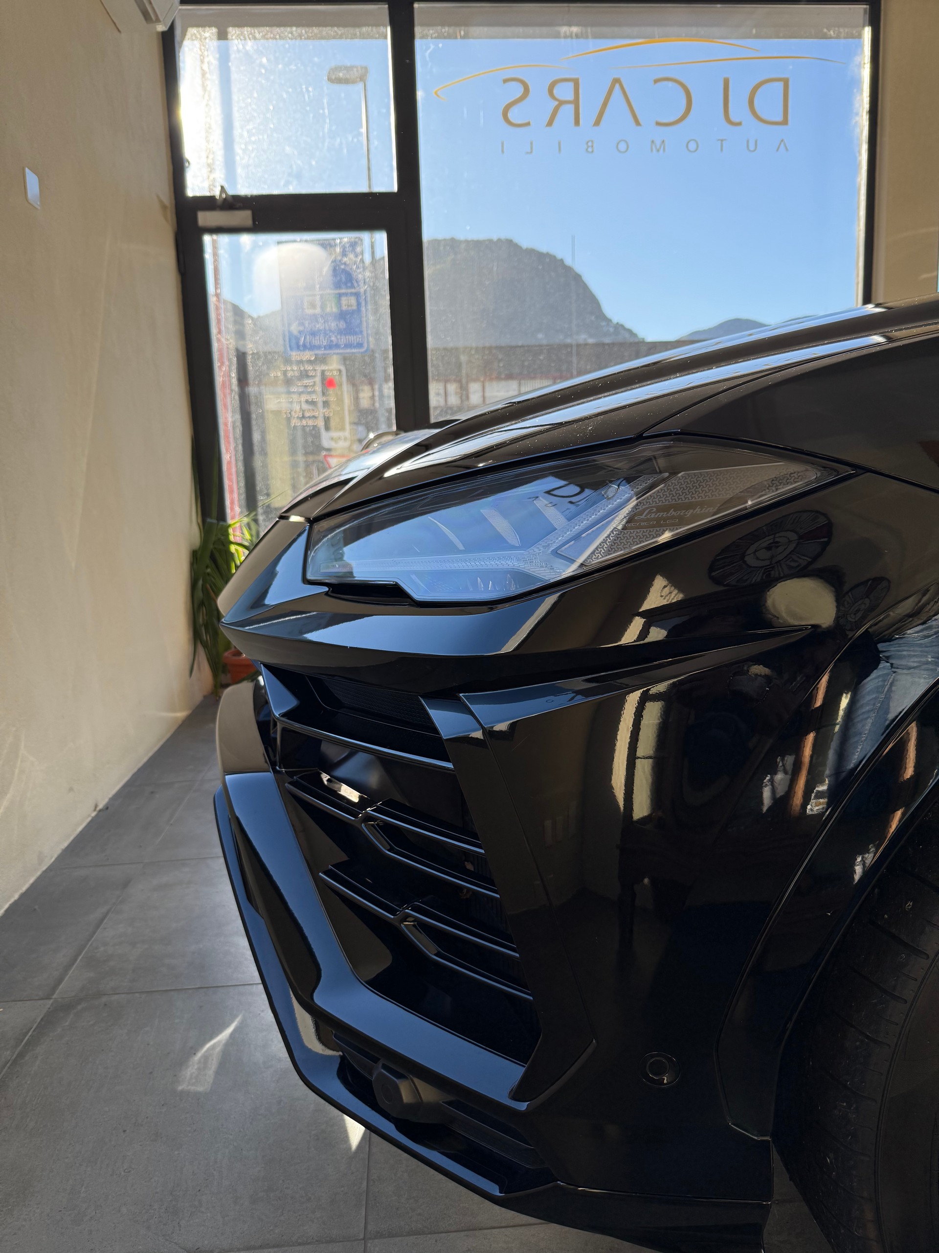 LAMBORGHINI Urus E-Gear-image-9