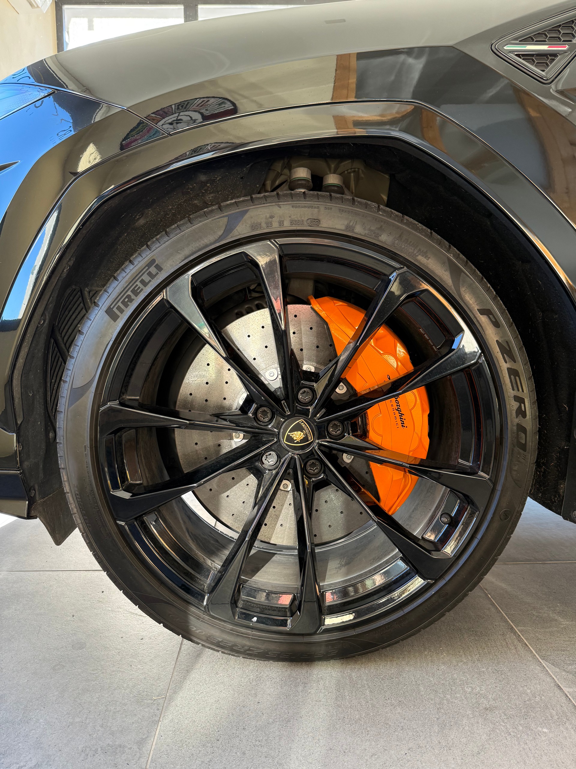 LAMBORGHINI Urus E-Gear-image-8