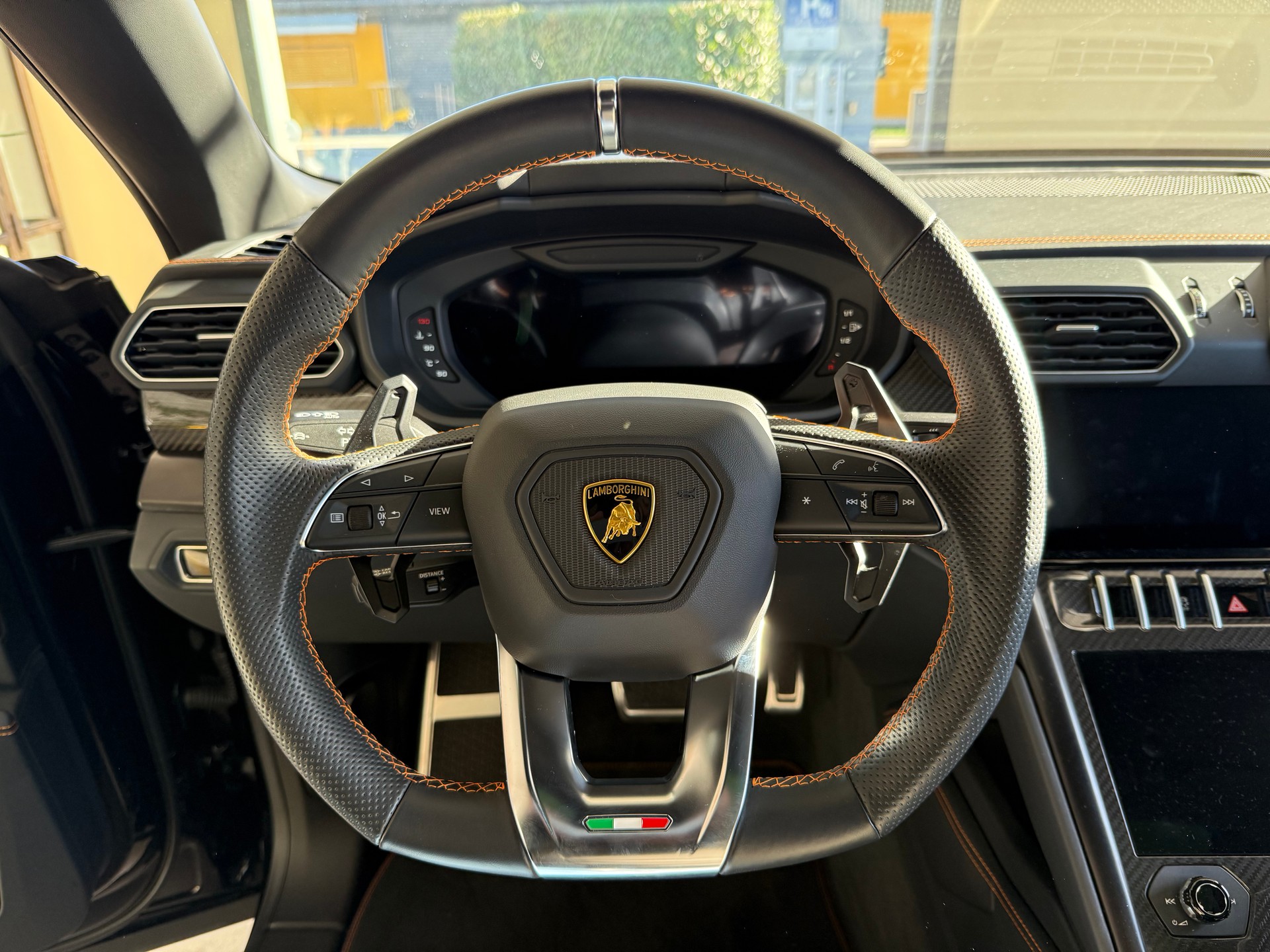 LAMBORGHINI Urus E-Gear-image-13