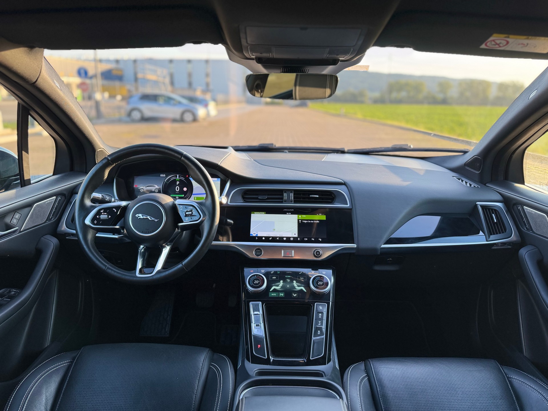 JAGUAR I-Pace EV400 HSE AWD-image-7