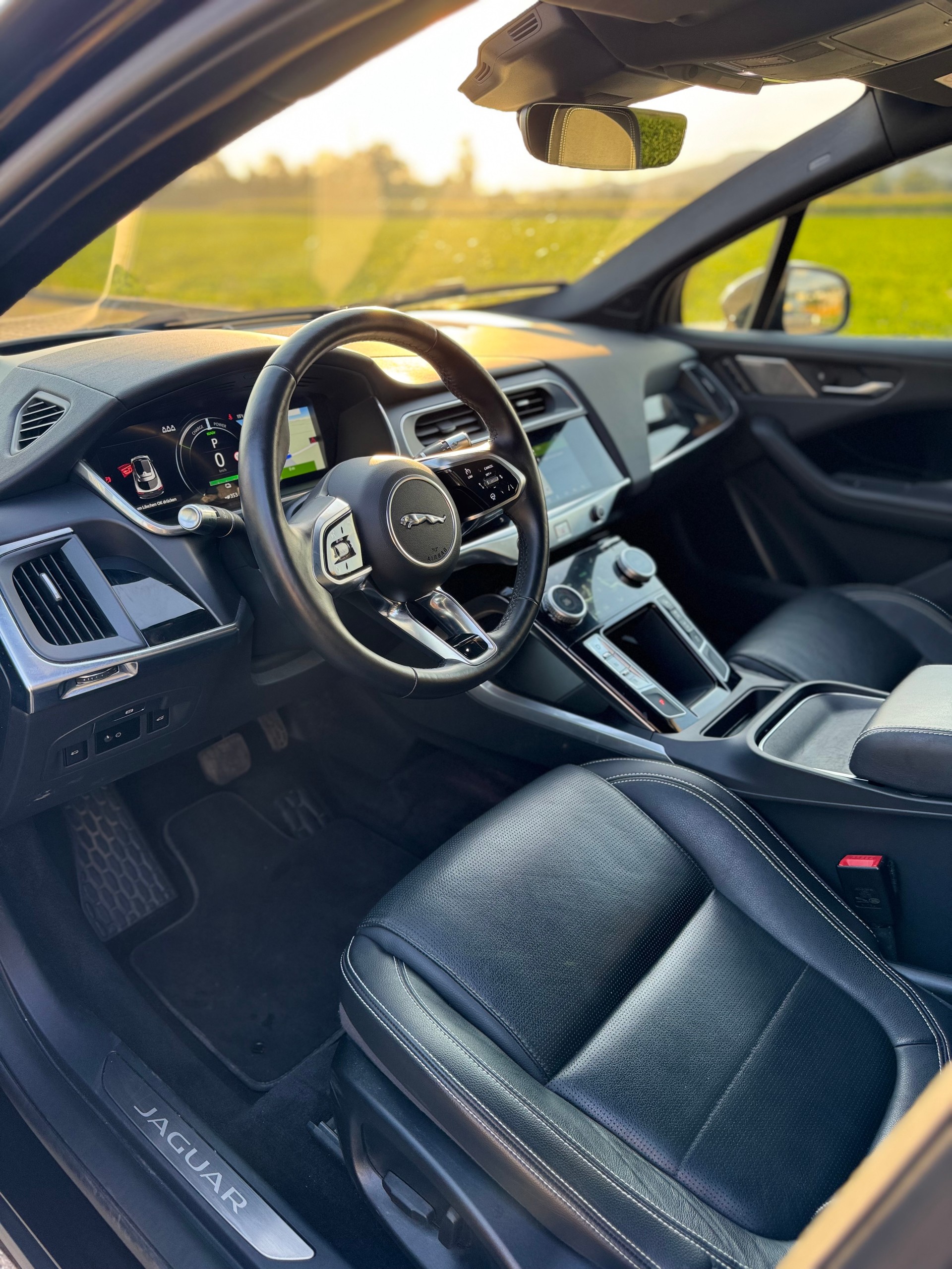 JAGUAR I-Pace EV400 HSE AWD-image-8