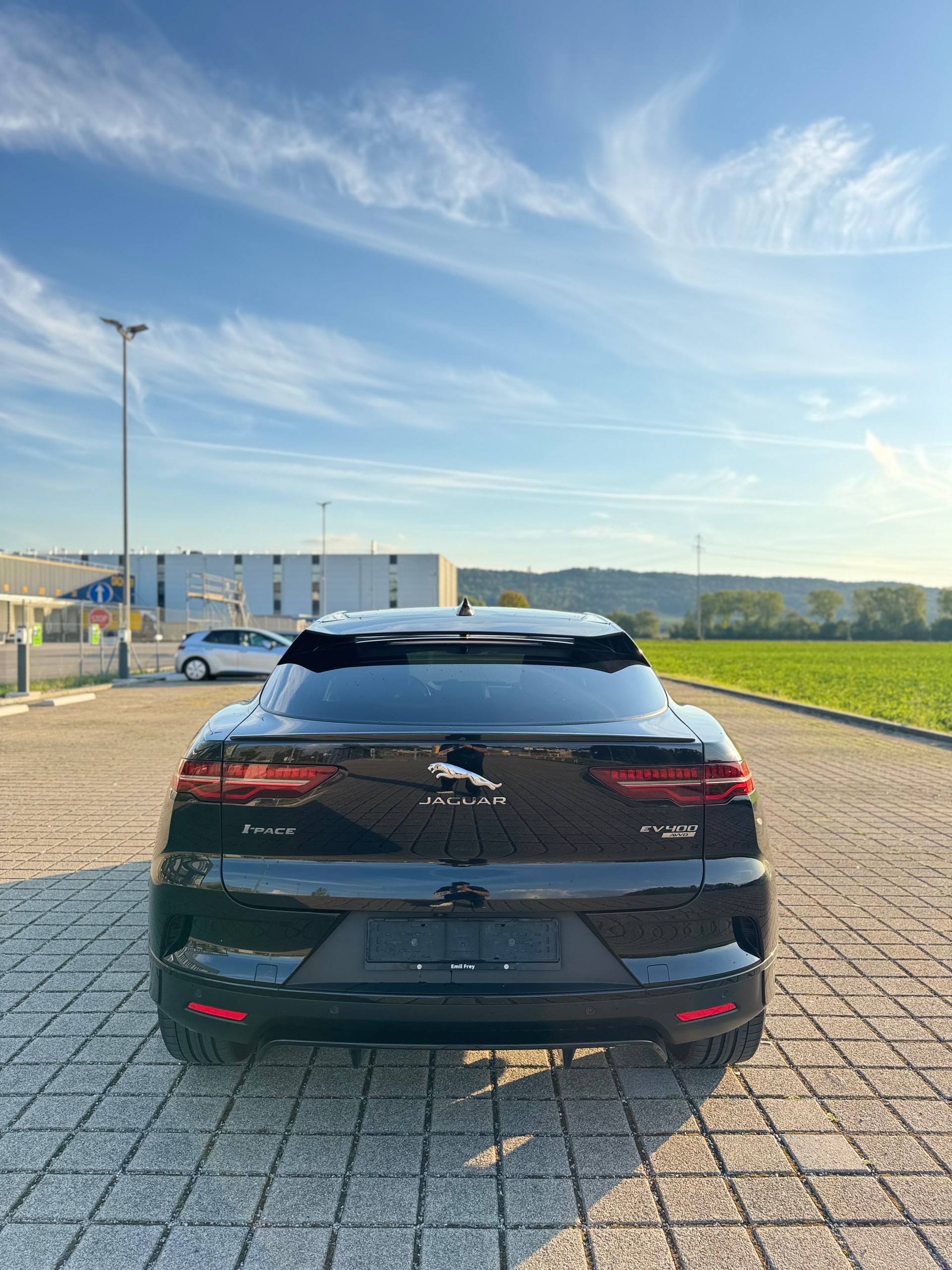 JAGUAR I-Pace EV400 HSE AWD-image-4