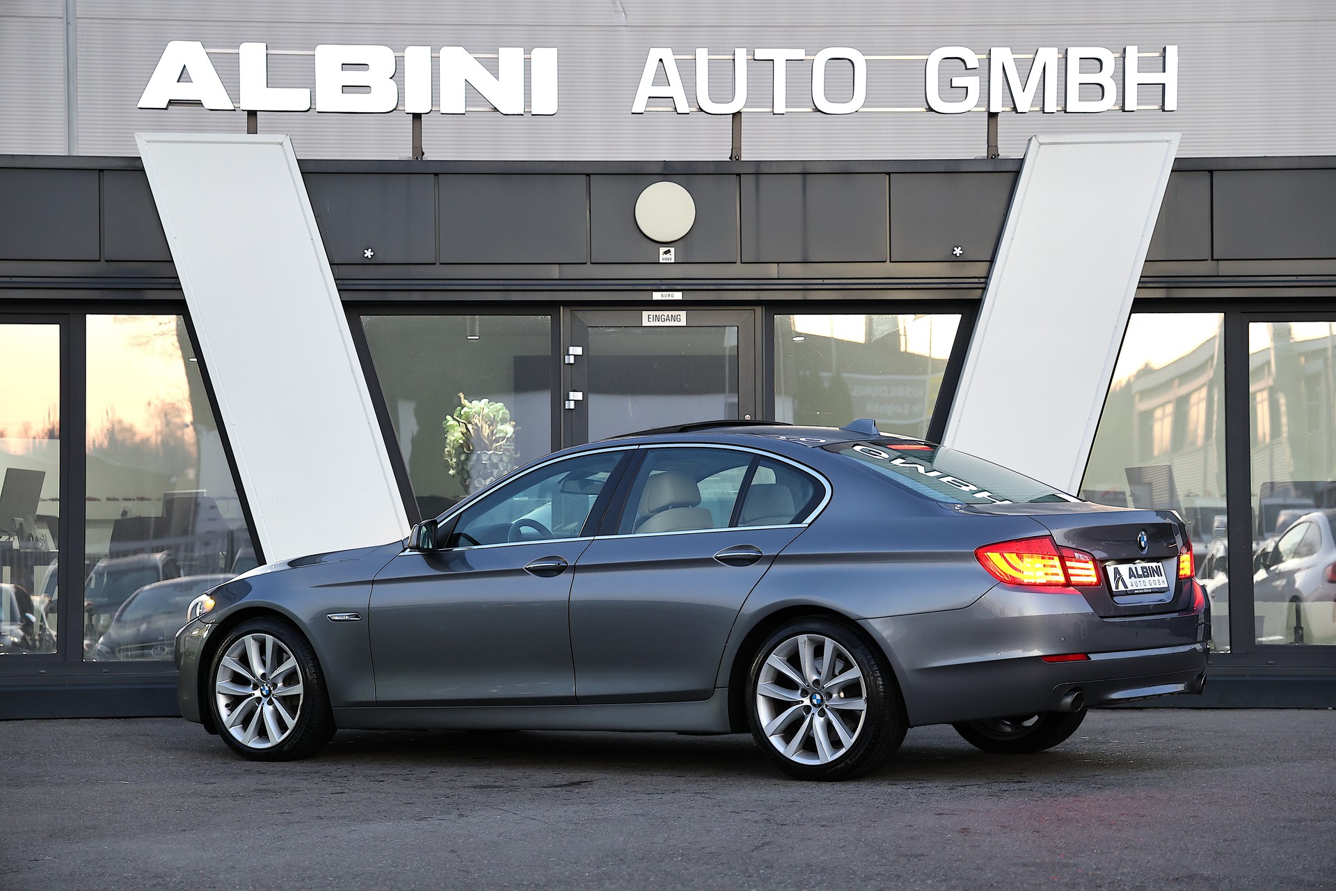 BMW 535d xDrive Steptronic-showroom-element-3