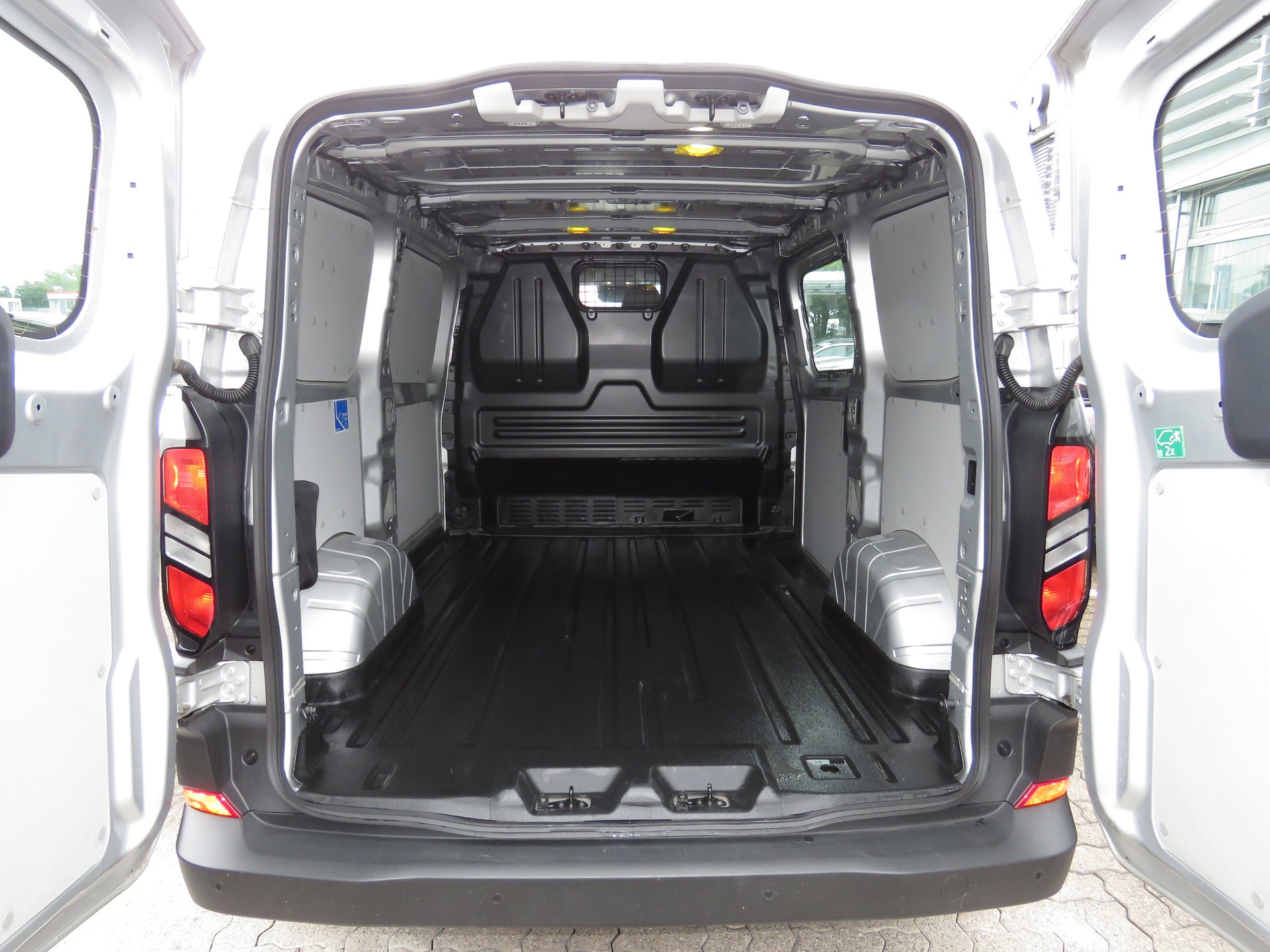 FORD Transit Custom Van 280 L1H1 Trend (NL 864 kg)-image-11