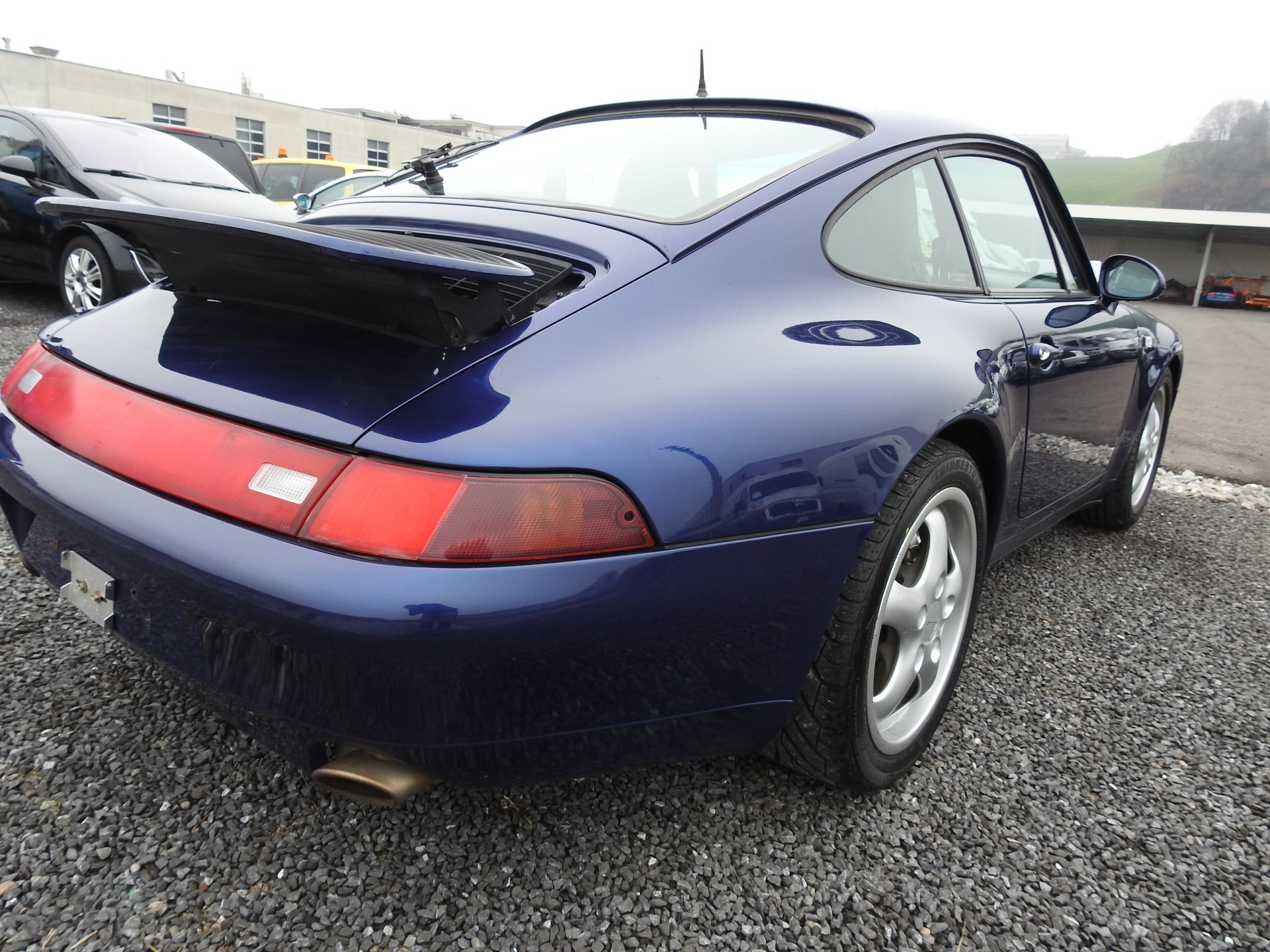 PORSCHE 911 Carrera 4-image-5