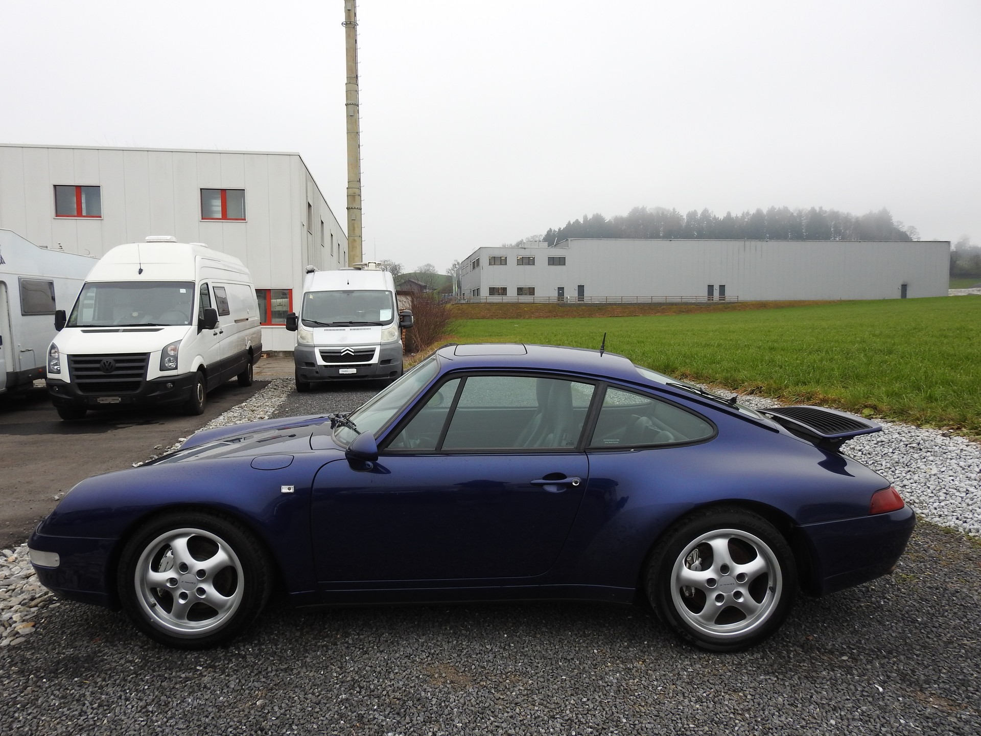 PORSCHE 911 Carrera 4-image-2