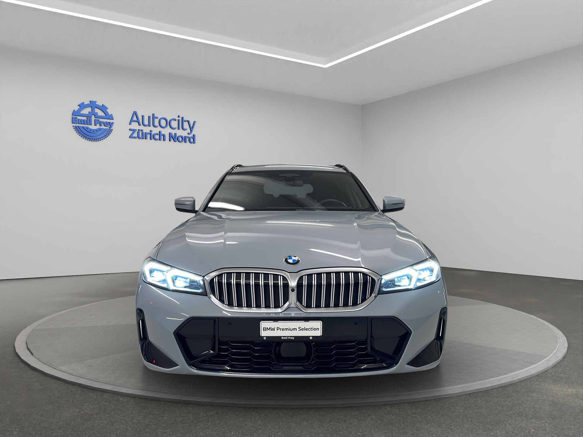 BMW 320d xDrive SAG Touring-image-7