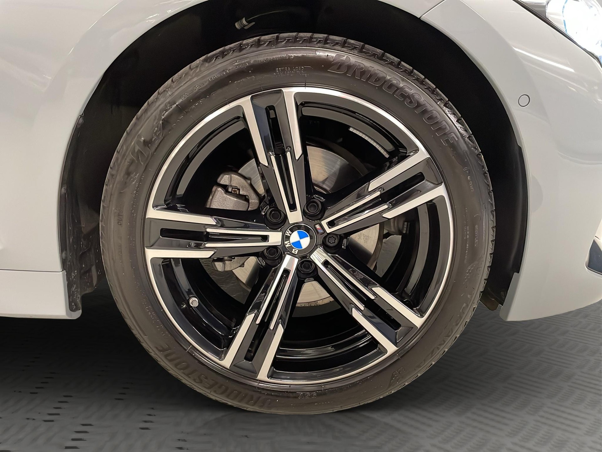 BMW 320d xDrive SAG Touring-image-9
