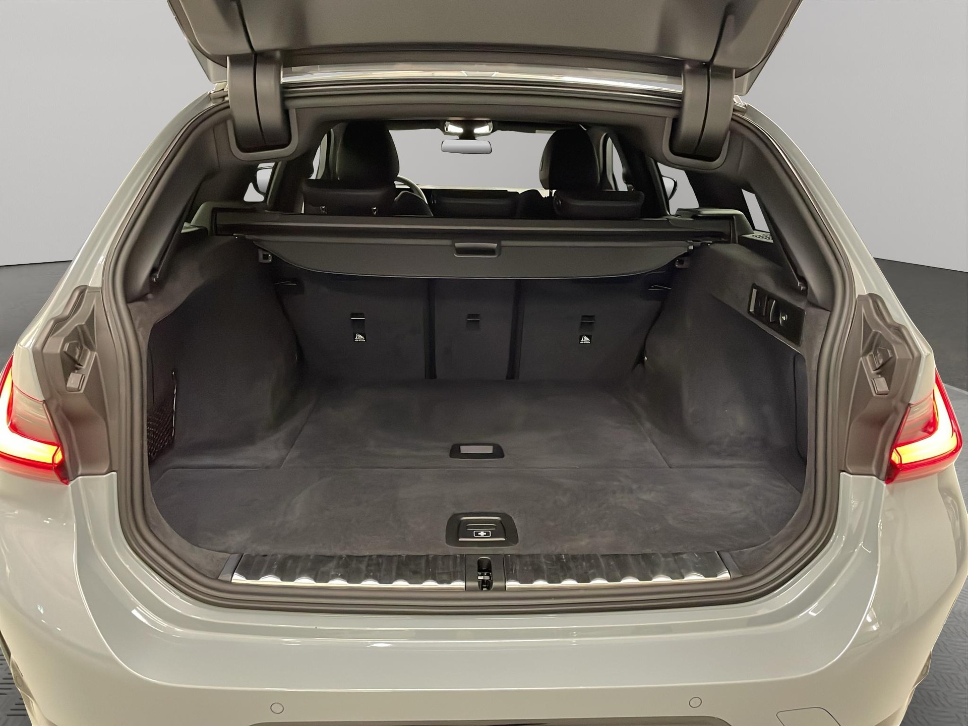 BMW 320d xDrive SAG Touring-image-19