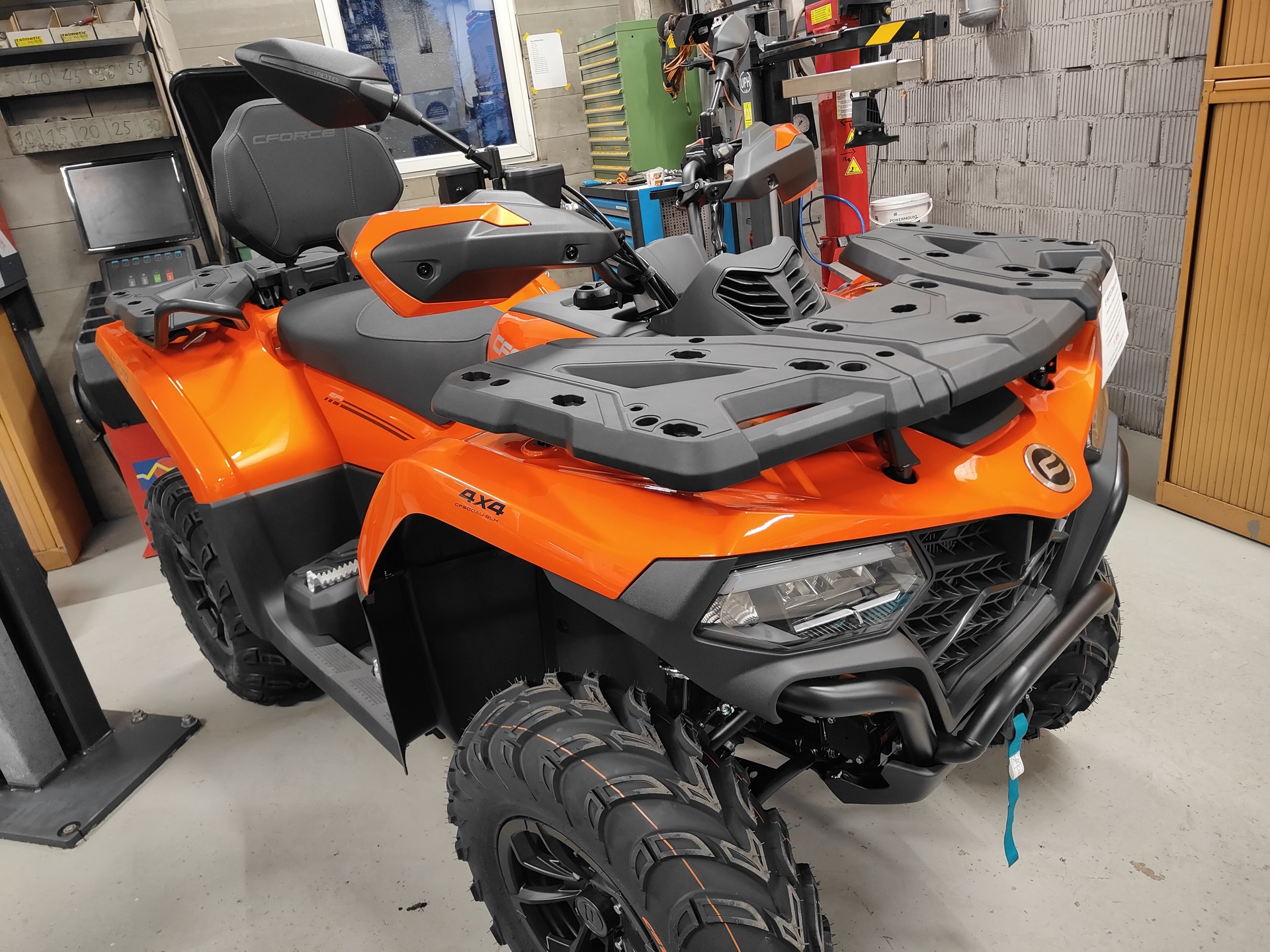 CF MOTO CForce 520L